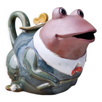 Terracotta frog-shaped teapot by vintage Ibuki Japan