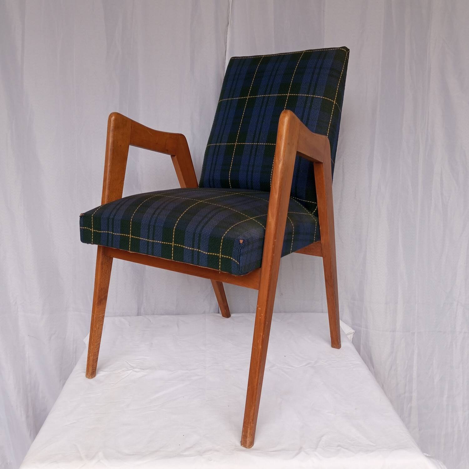 Fauteuil vintage en bois et tissu
