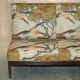 Three-seater canapé George Smith Norris restored in Mulberry linen.