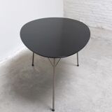 Rare 'Egg' table by Arne Jacobsen for Fritz Hansen, 1952