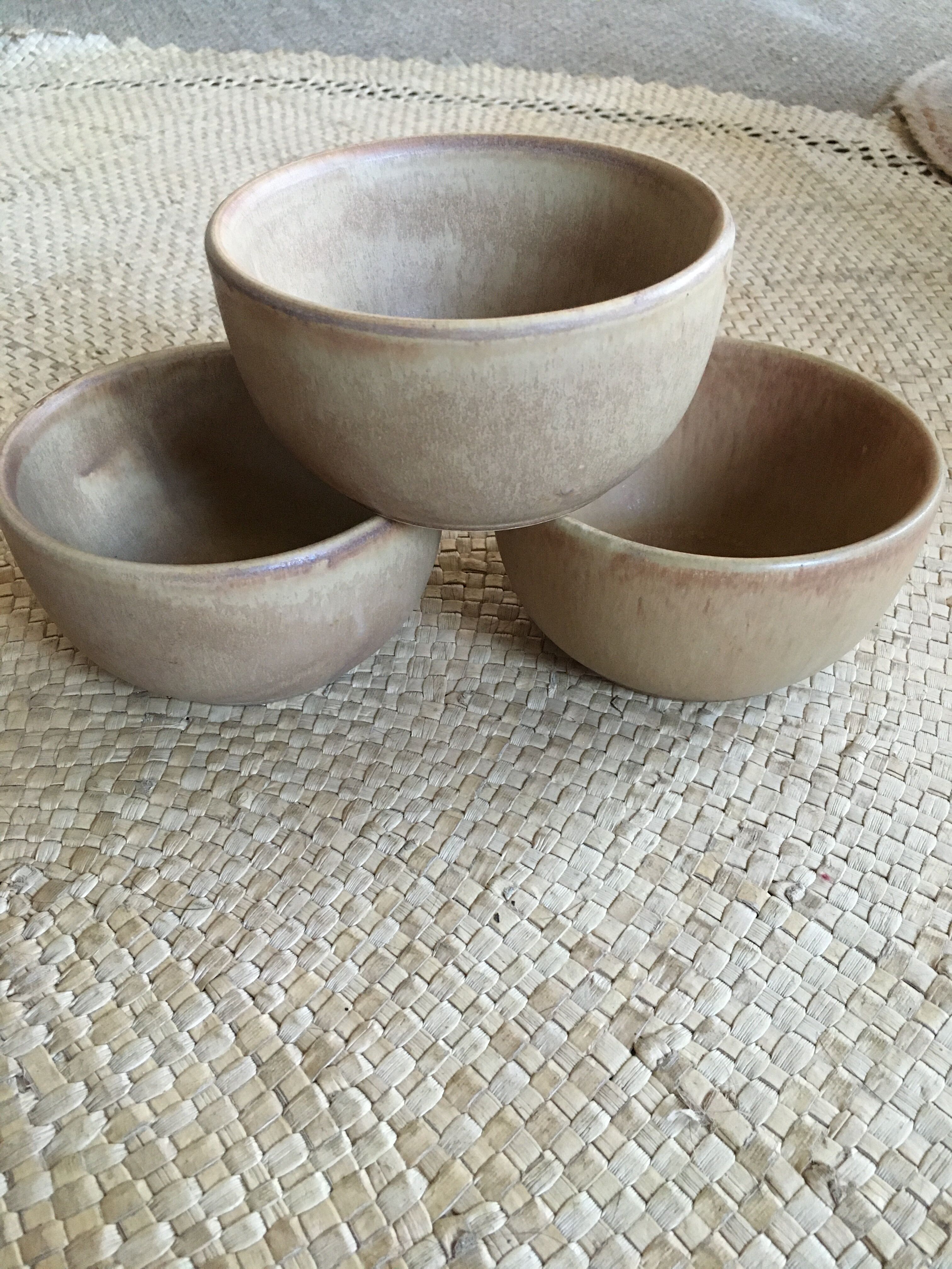 Series of 3 sandstone bowls
