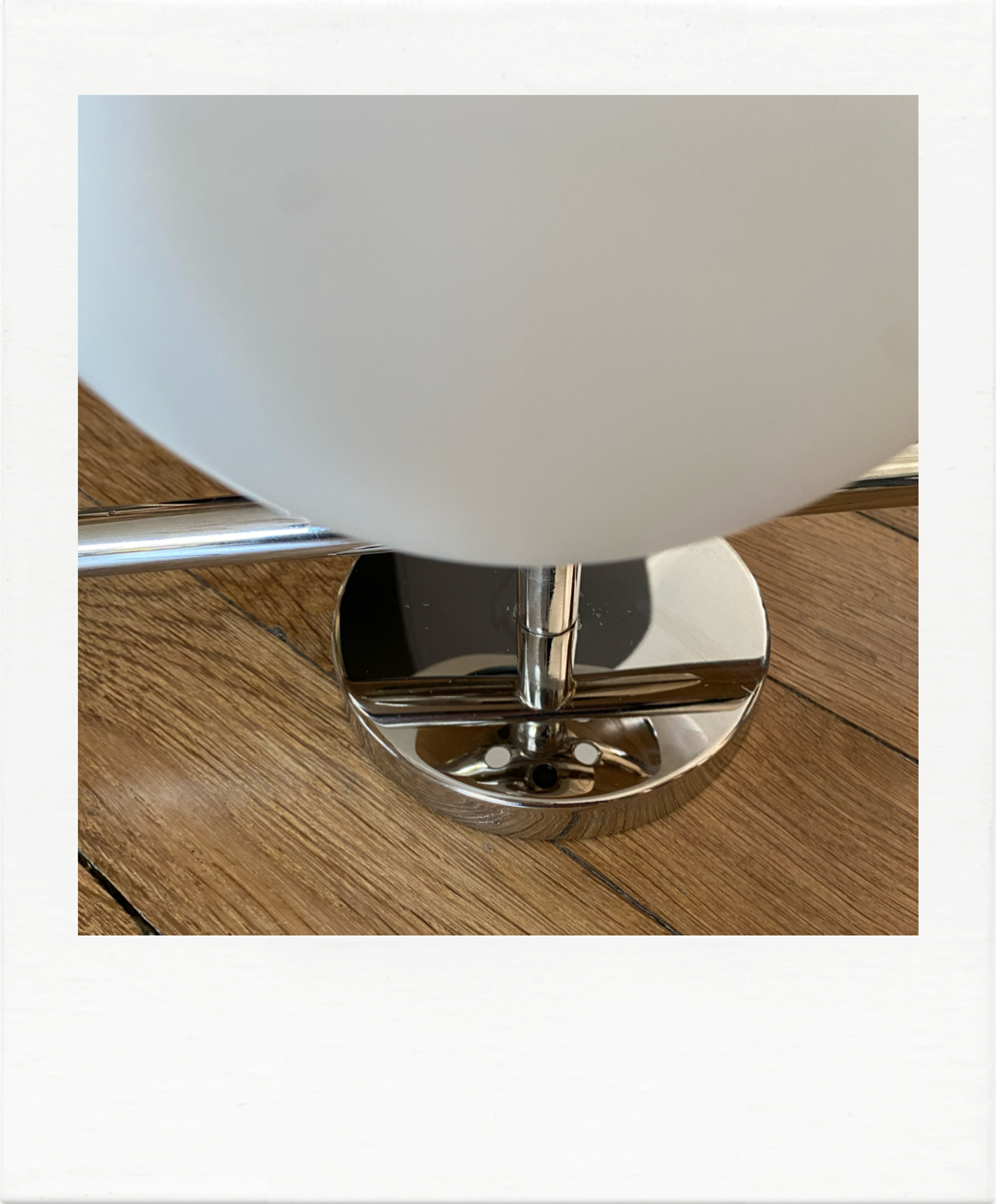 Applique chrome et opaline, années 70