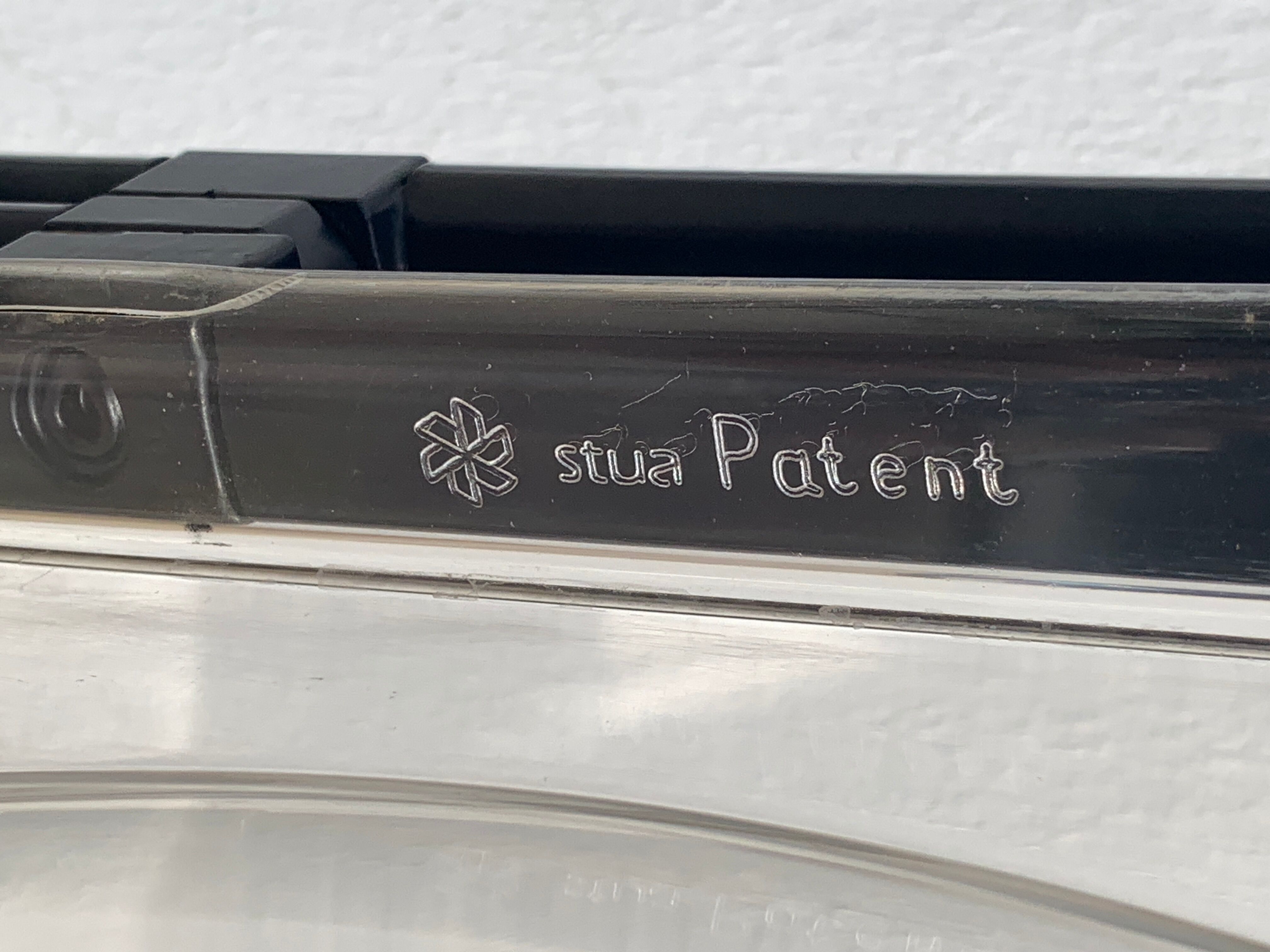 4 folding chairs design Stua Patent, 1970