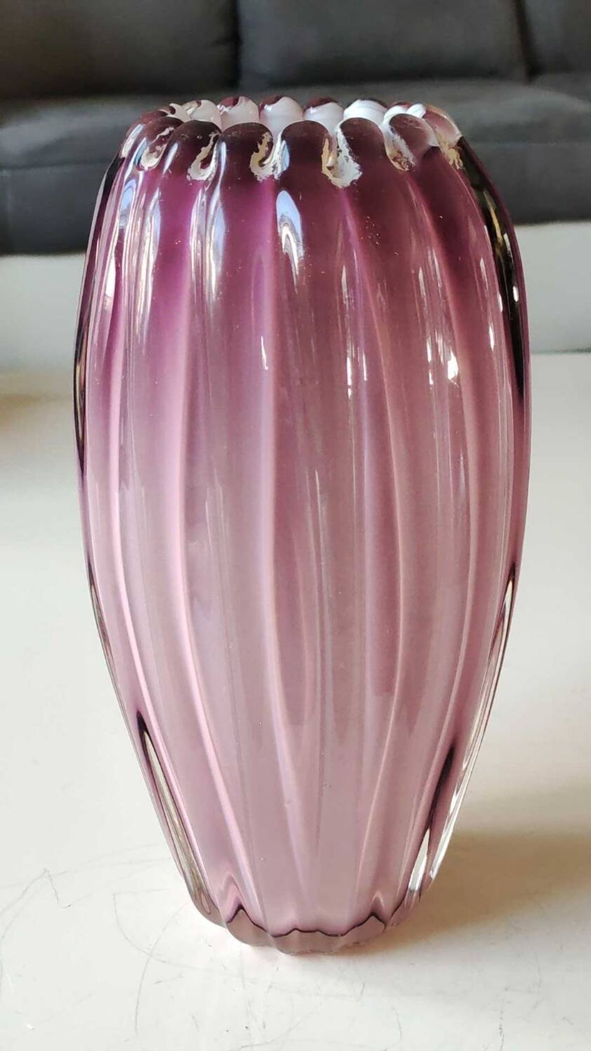 Organic floral vase. Blown glass in pink tones. Seguso Murano style