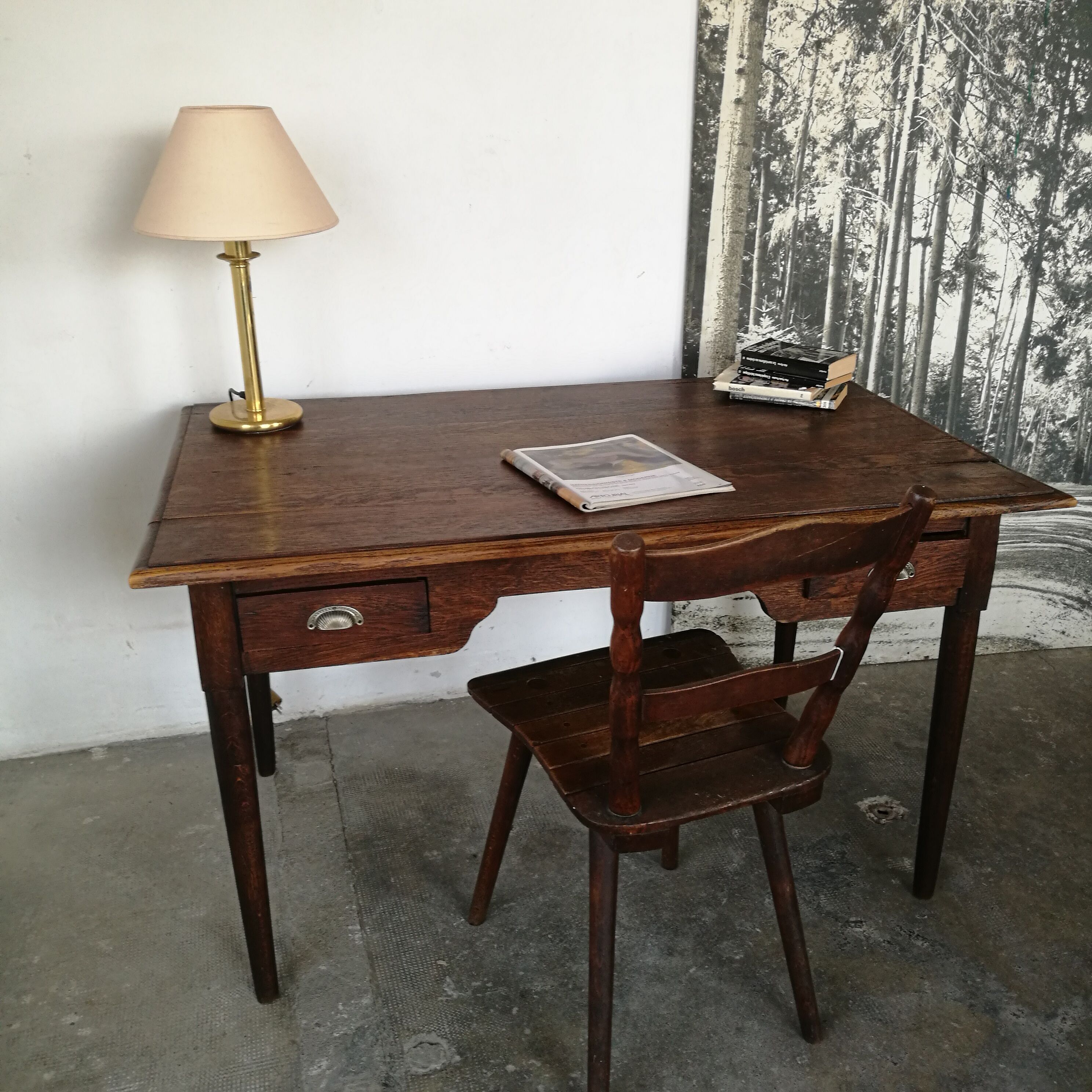 Oak desk, 2 drawers.