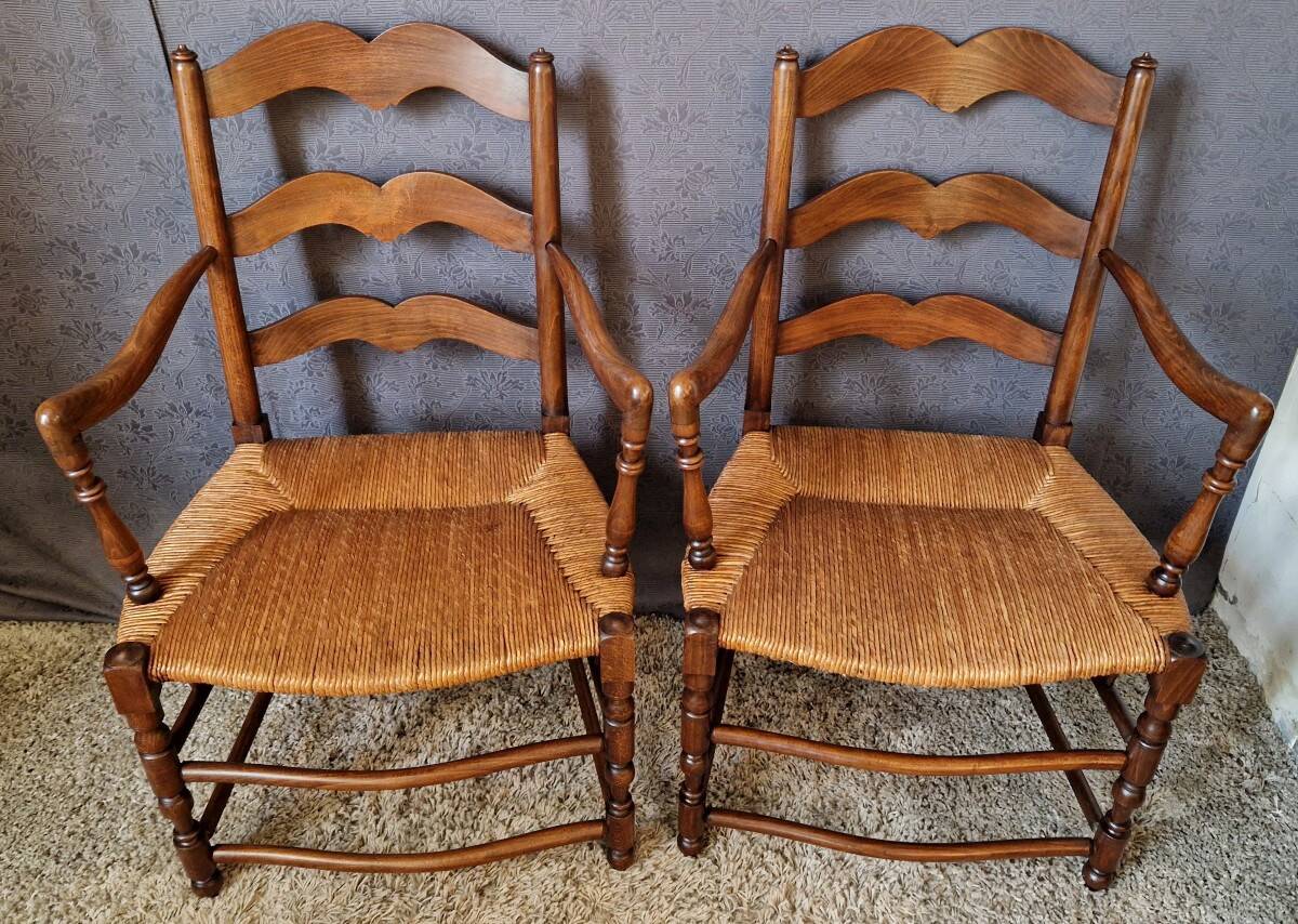 Paire de fauteuil de style provencale