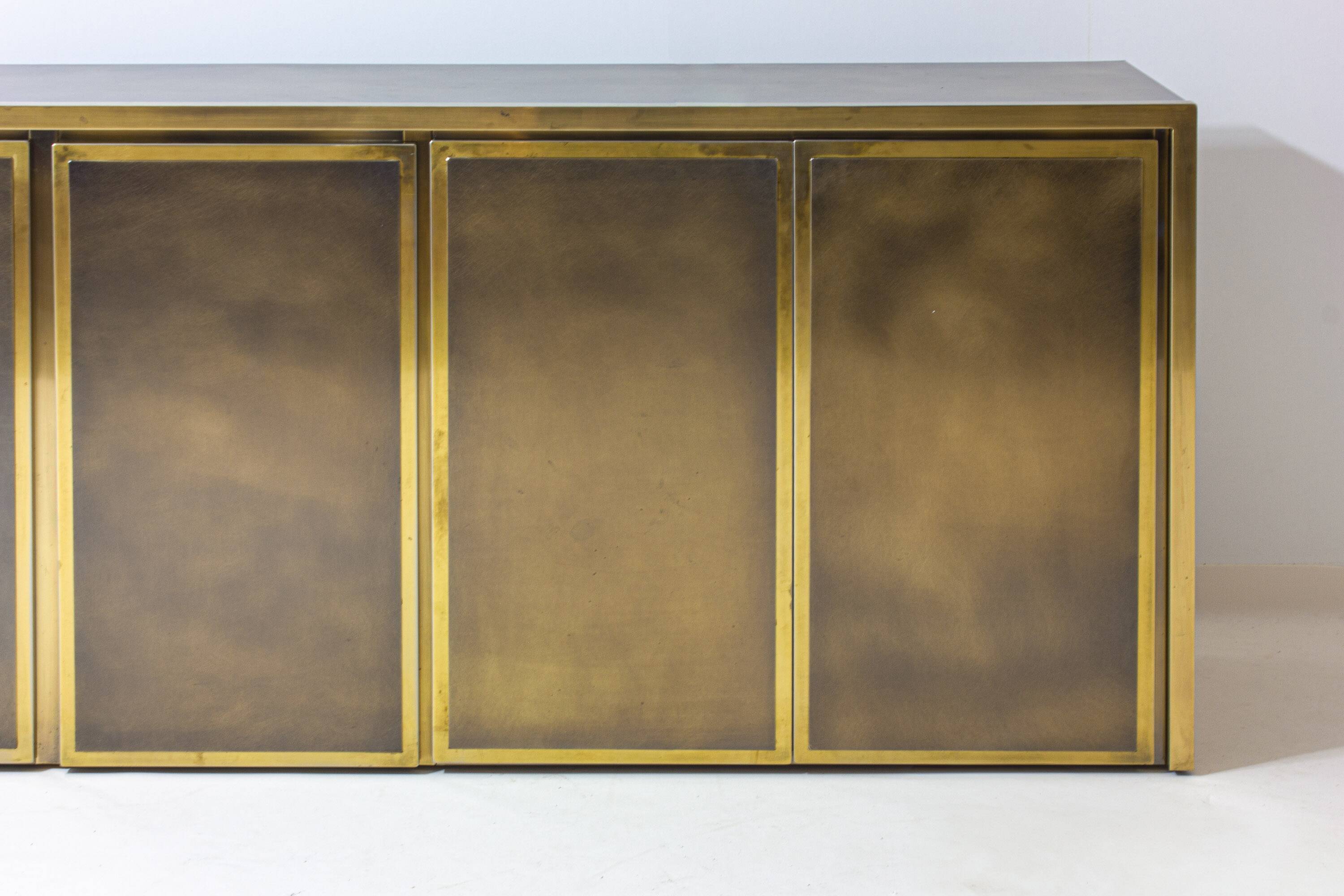 Buffet exclusif en laiton brossé par Belgochrom, années 1970