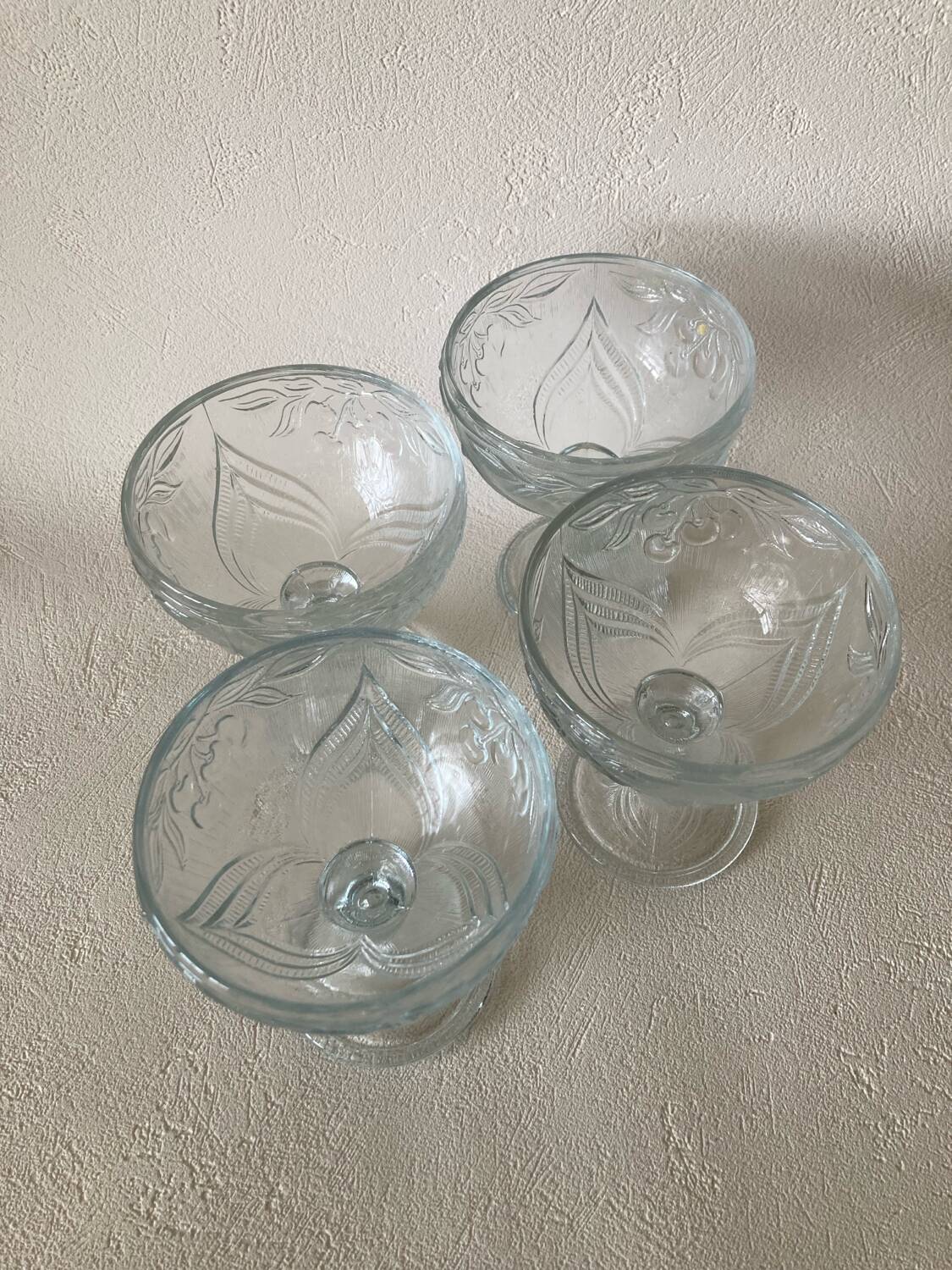 4 molded glass ice cream cups