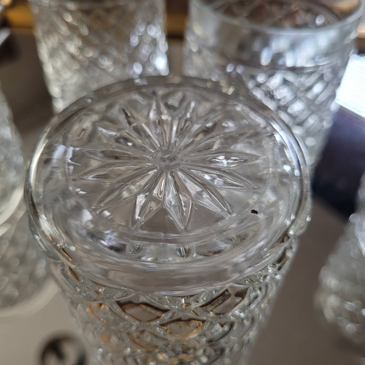 6 verres Nestlé – verre pressé à facettes – années 70.