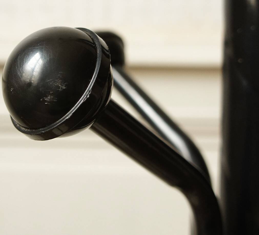 Parrot coat rack black metal & white marble 80's
