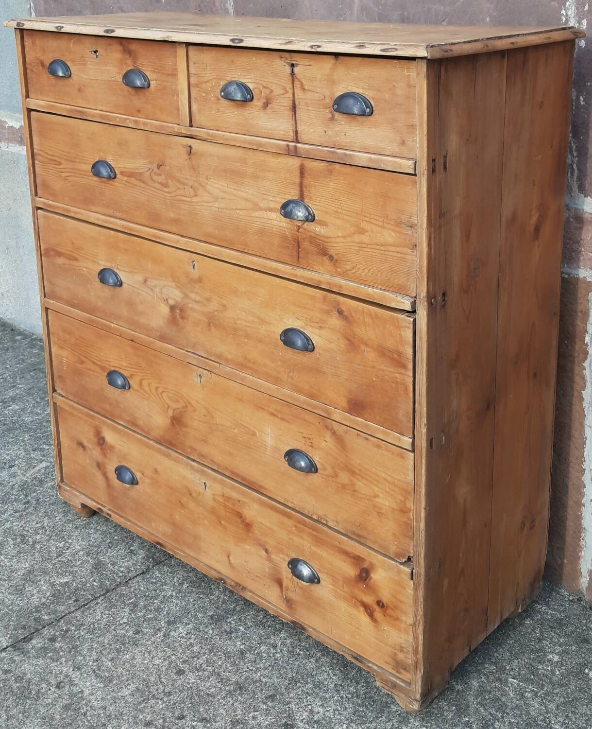 Commode ou meuble à tiroirs