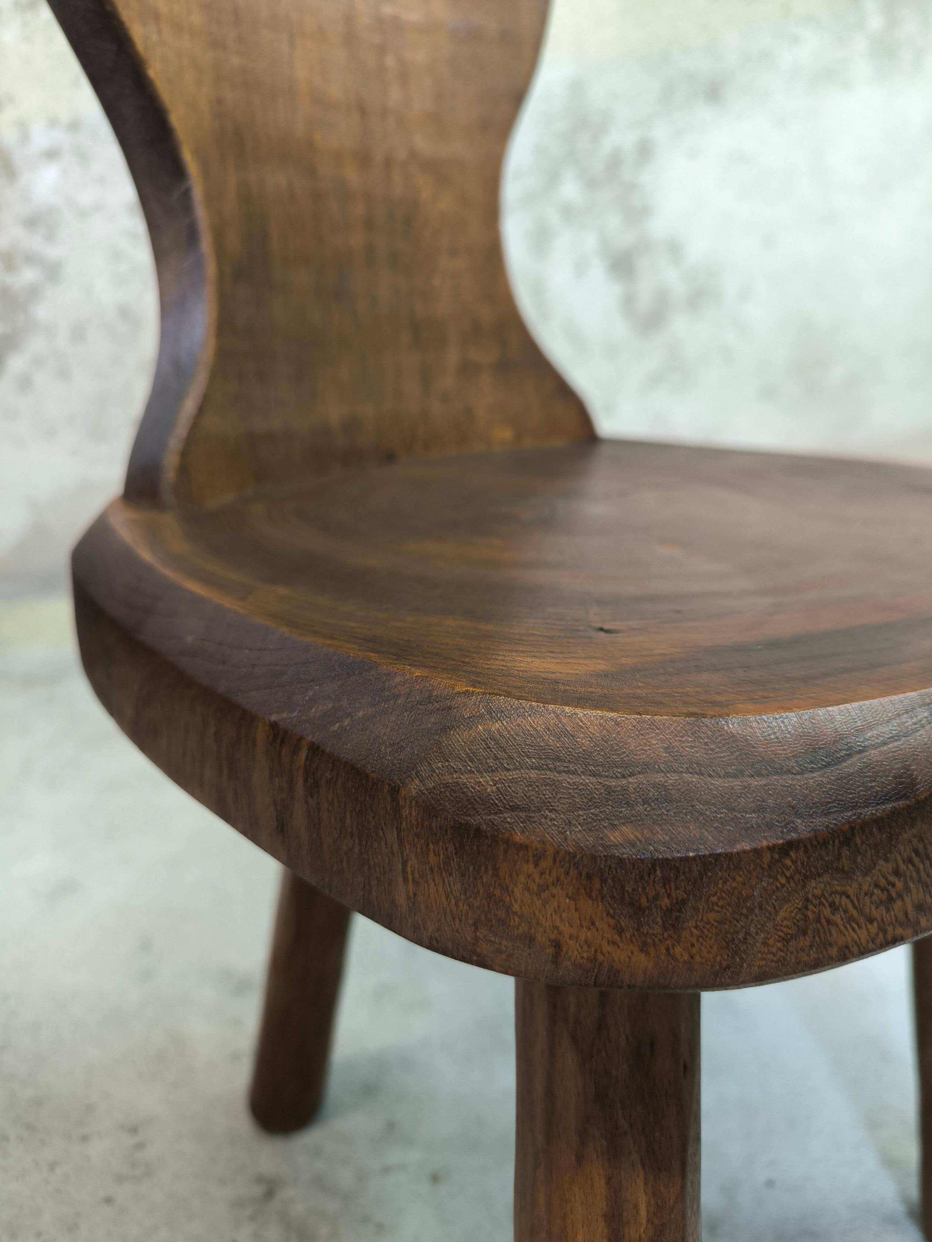 Vintage tripod chair made of solid wood.