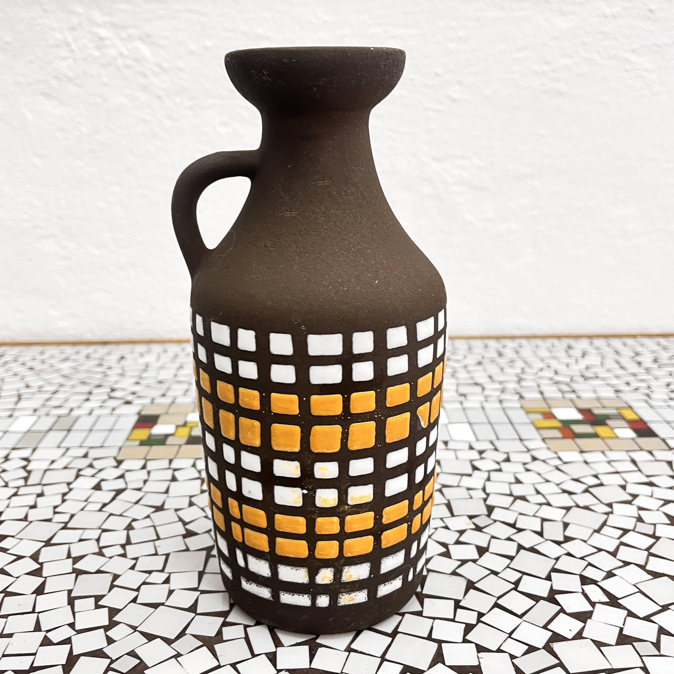 Ceramic vase with handle, Strehla Keramik, Germany, 1970s.