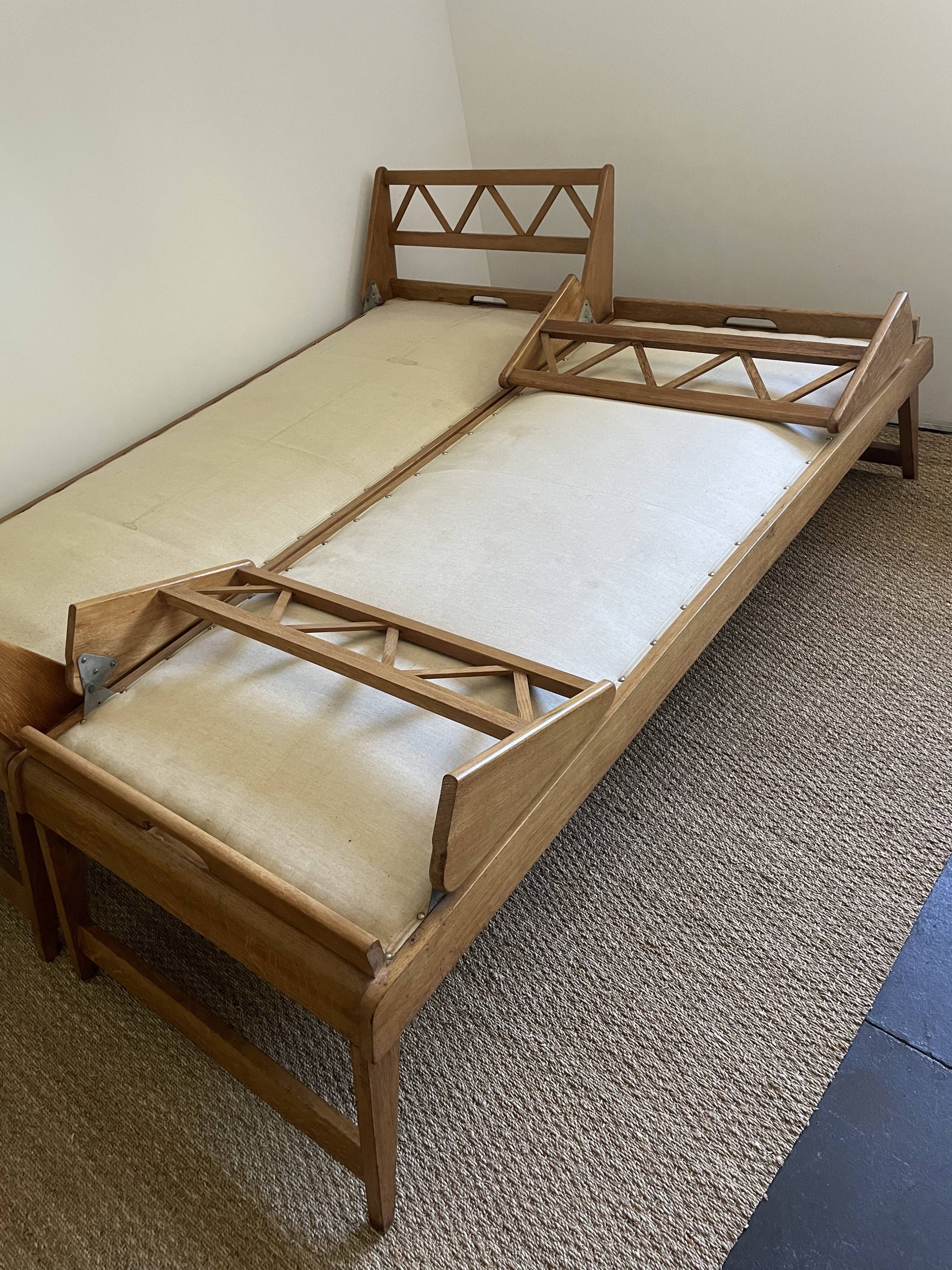 Twin beds daybed vintage