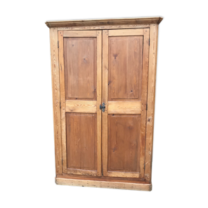 armoire en bois