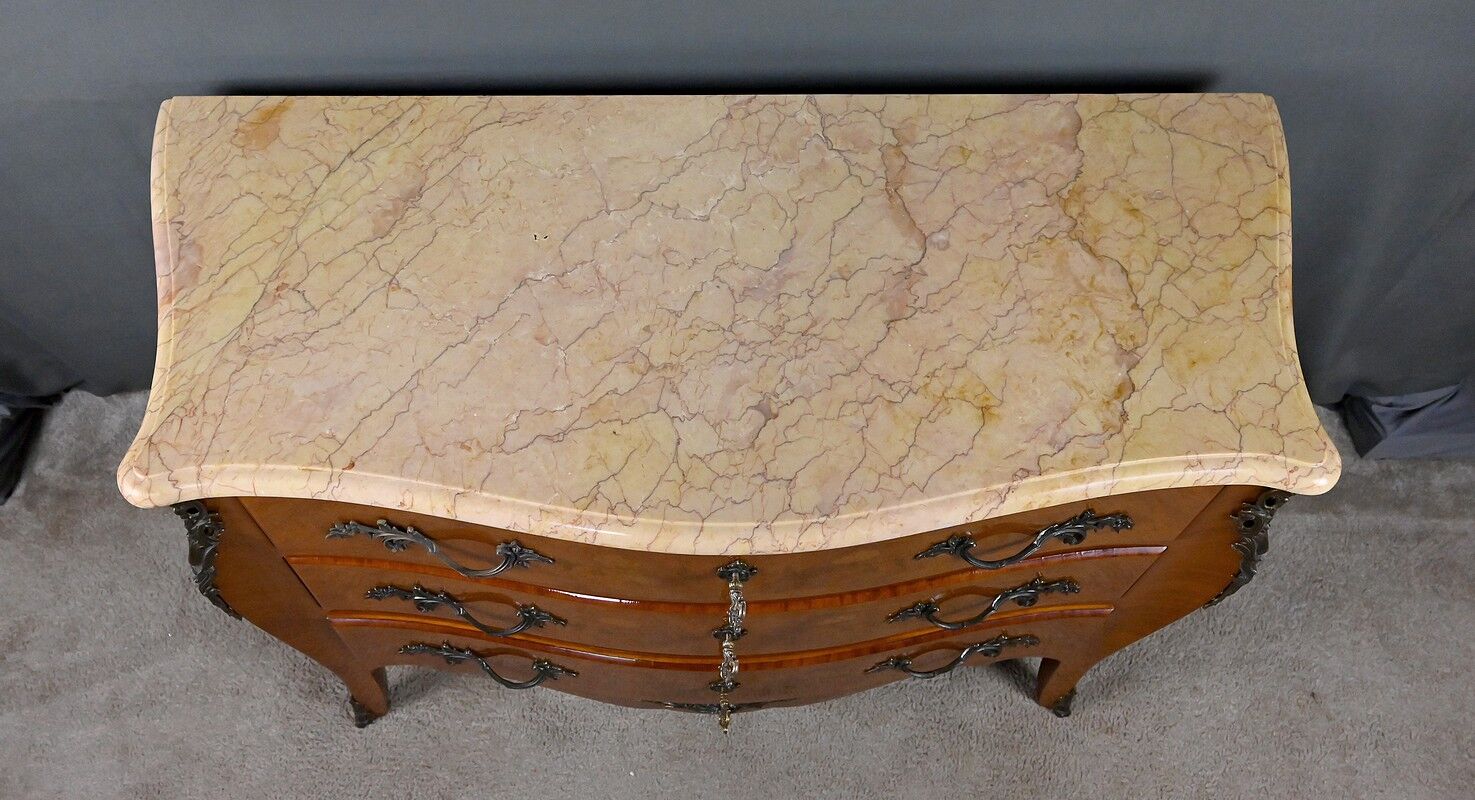 Commode en marqueterie de bois de rose, style Louis XV – 2ème partie XXe