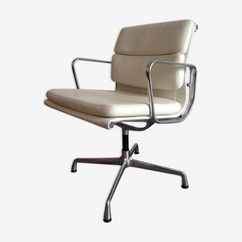 Fauteuil EA208 par Charles et Ray Eames -  Vitra