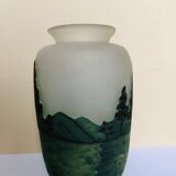 Multilayered glass vase engraved with acid