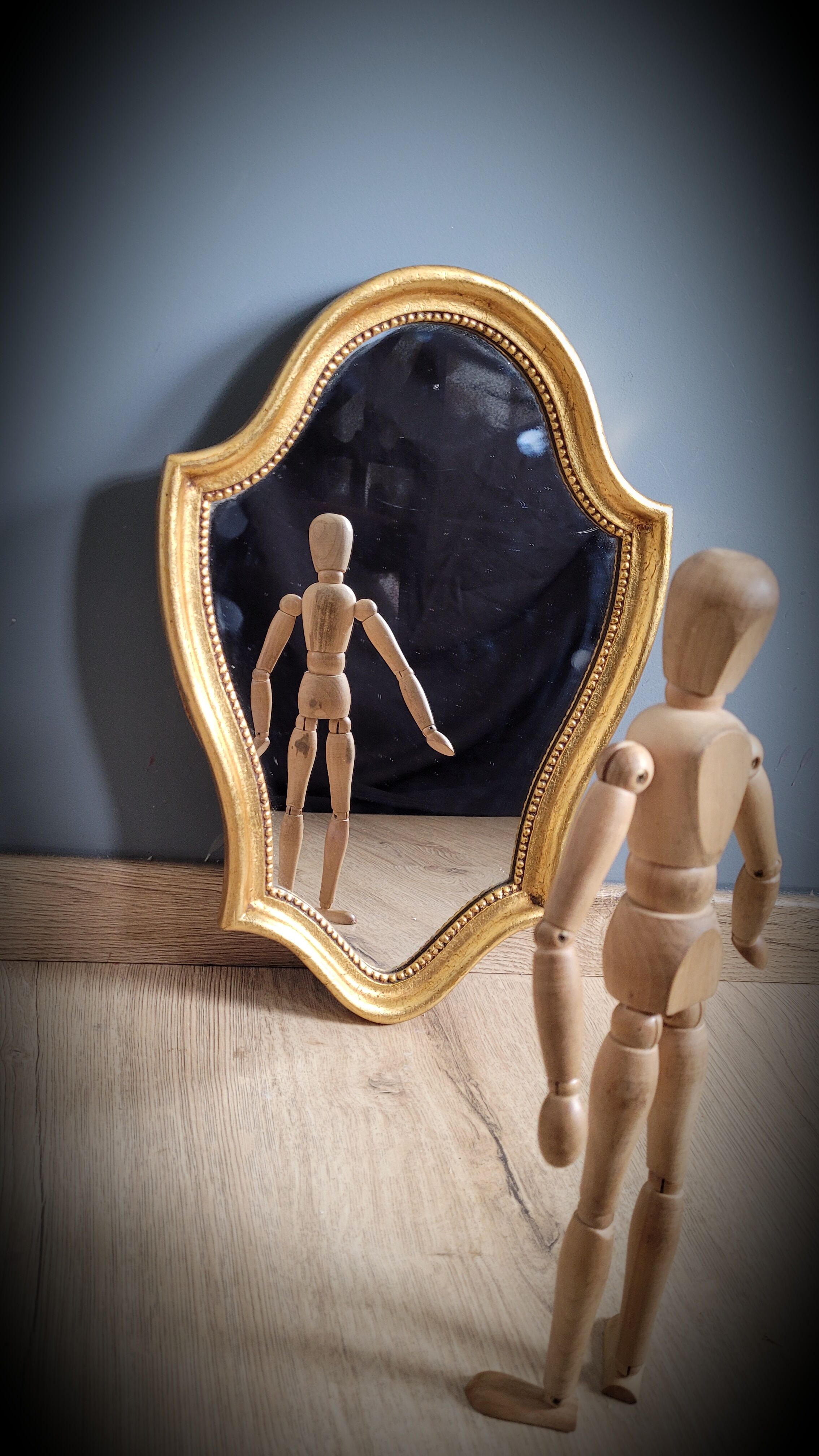 Mirror small pear 27x40cm