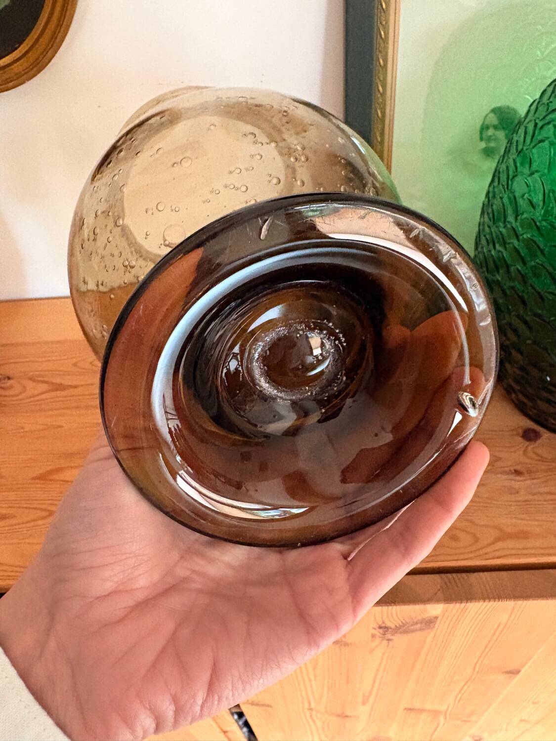 Vase en verre bullé marron fumé – forme tulipe évasée – vintage ann