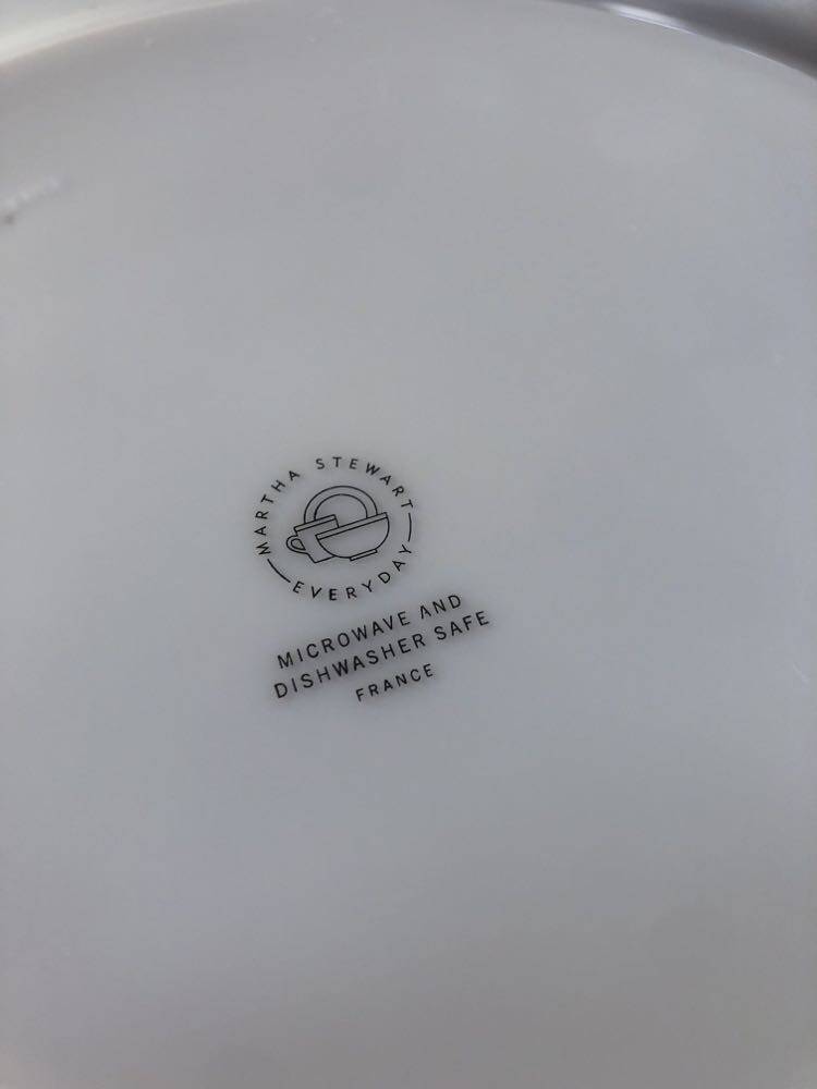 Lot de 4 assiettes plates fleurs violettes Martha Stewart everyday