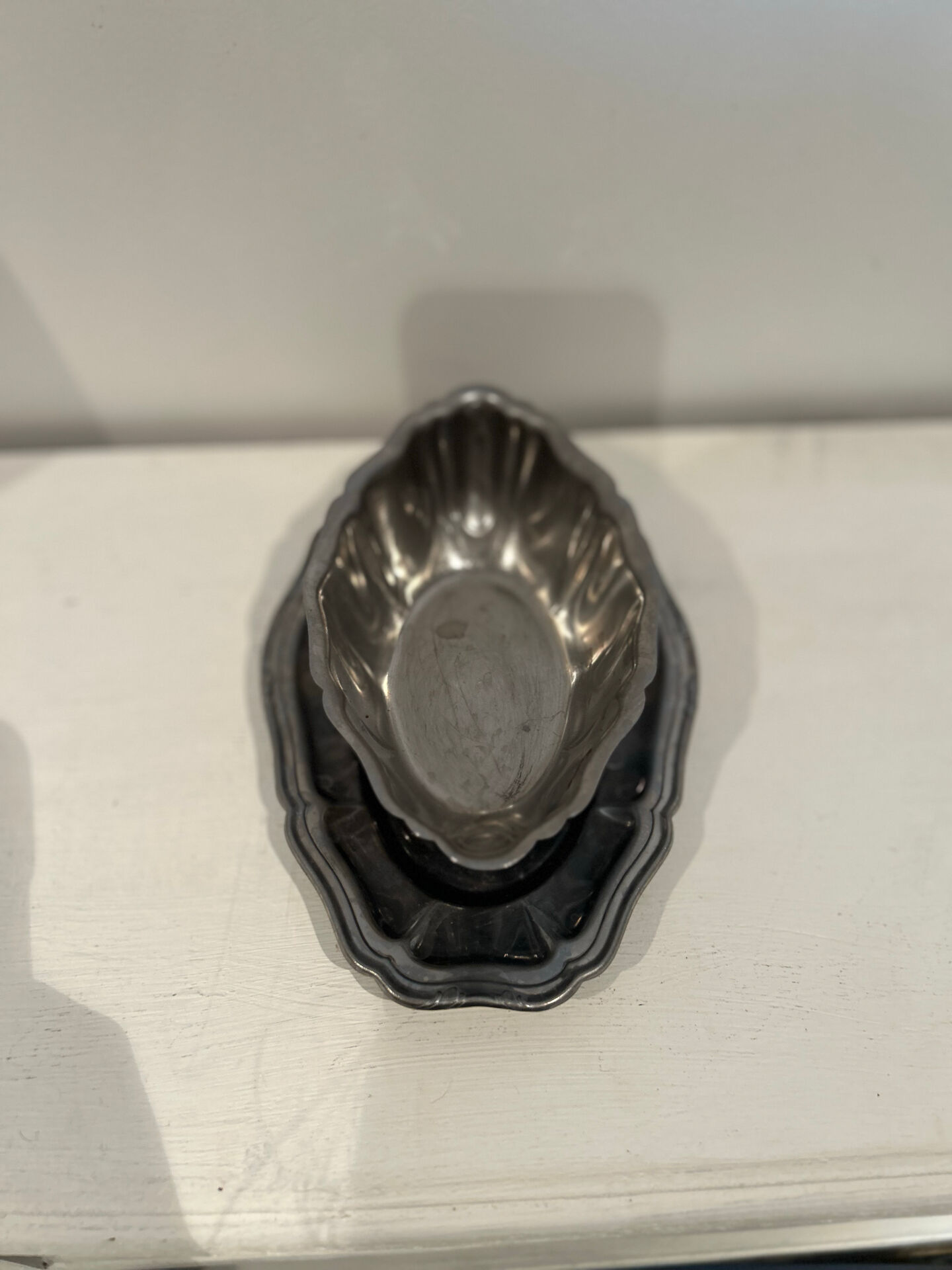 Stainless steel sauce boat