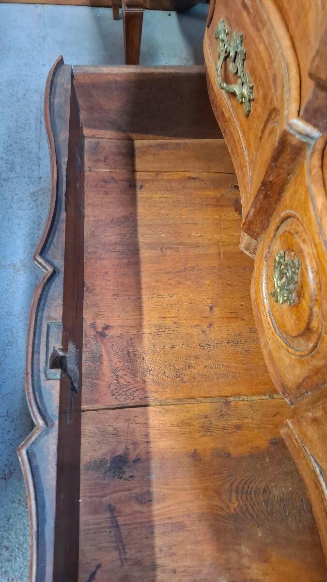 Commode XVIII en noyer