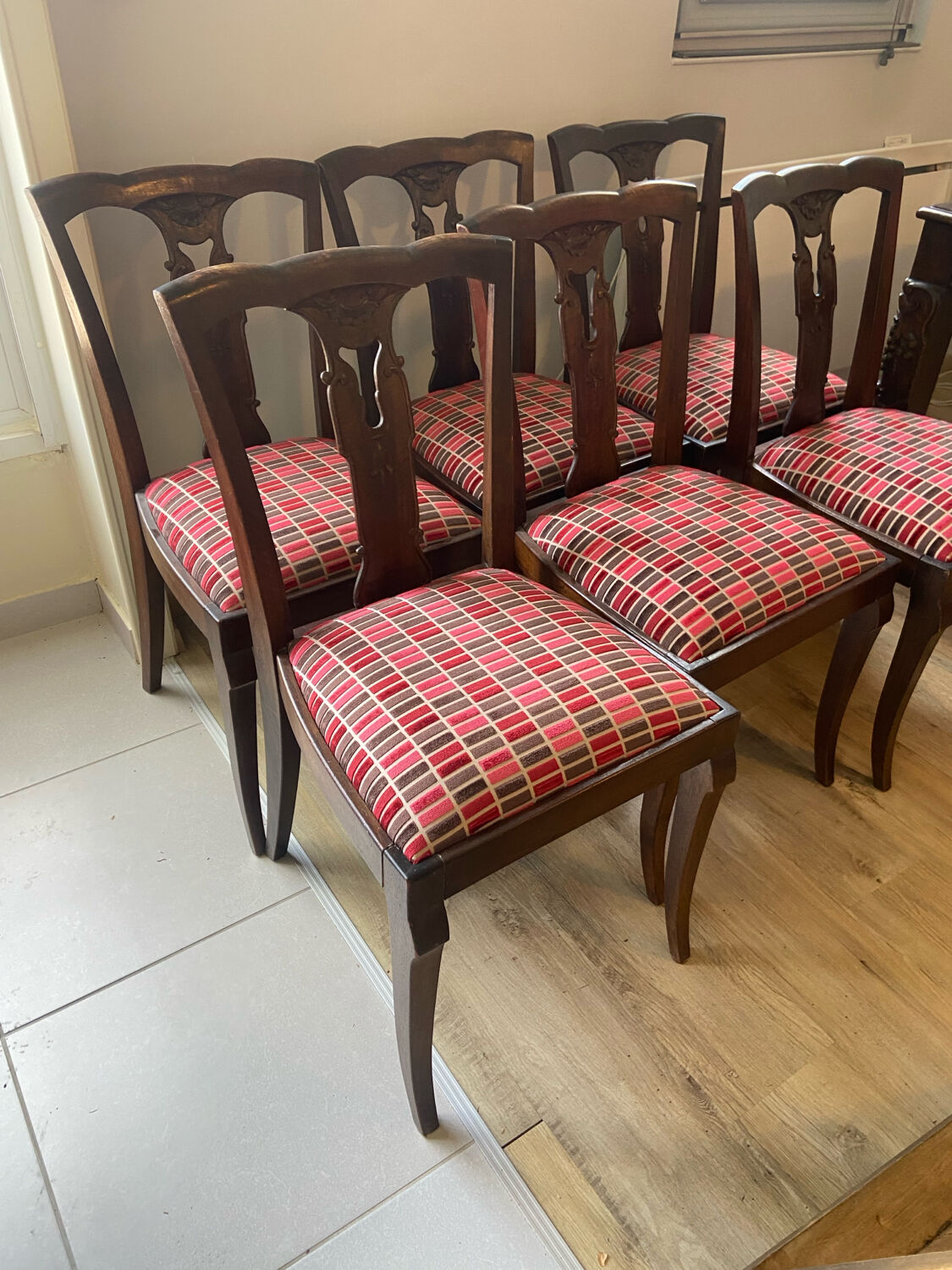 Dining table and 6 Art Deco chairs