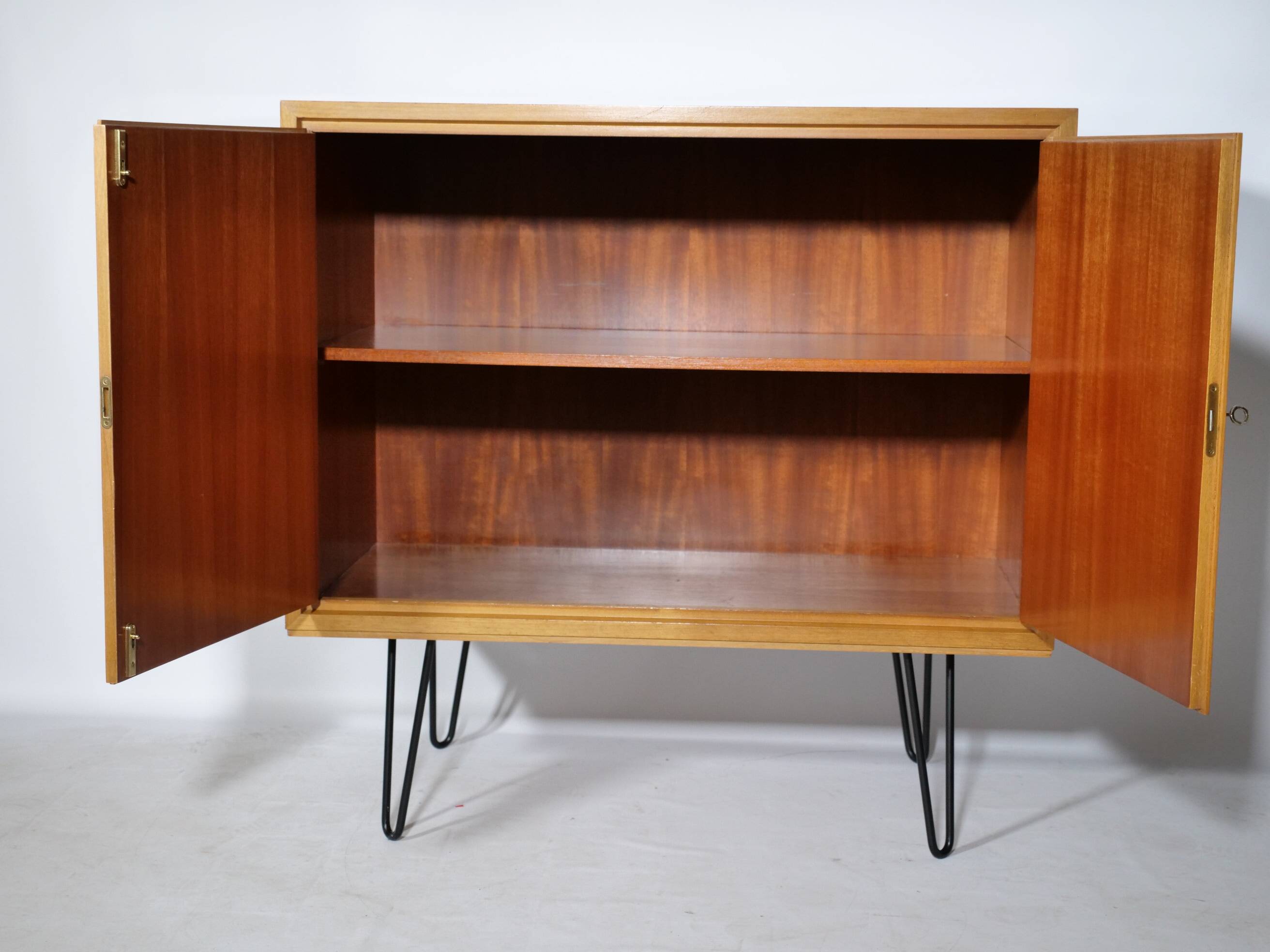 Commode en épingle à cheveux WK, buffet, armoire du milieu du siècle, vintage, années 1960