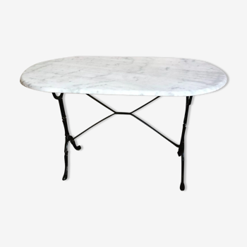 Oval bistro table