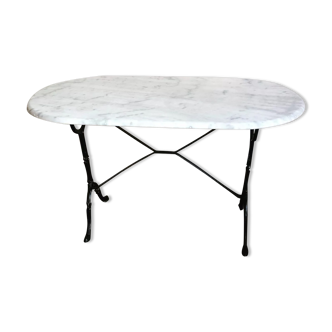 Oval bistro table