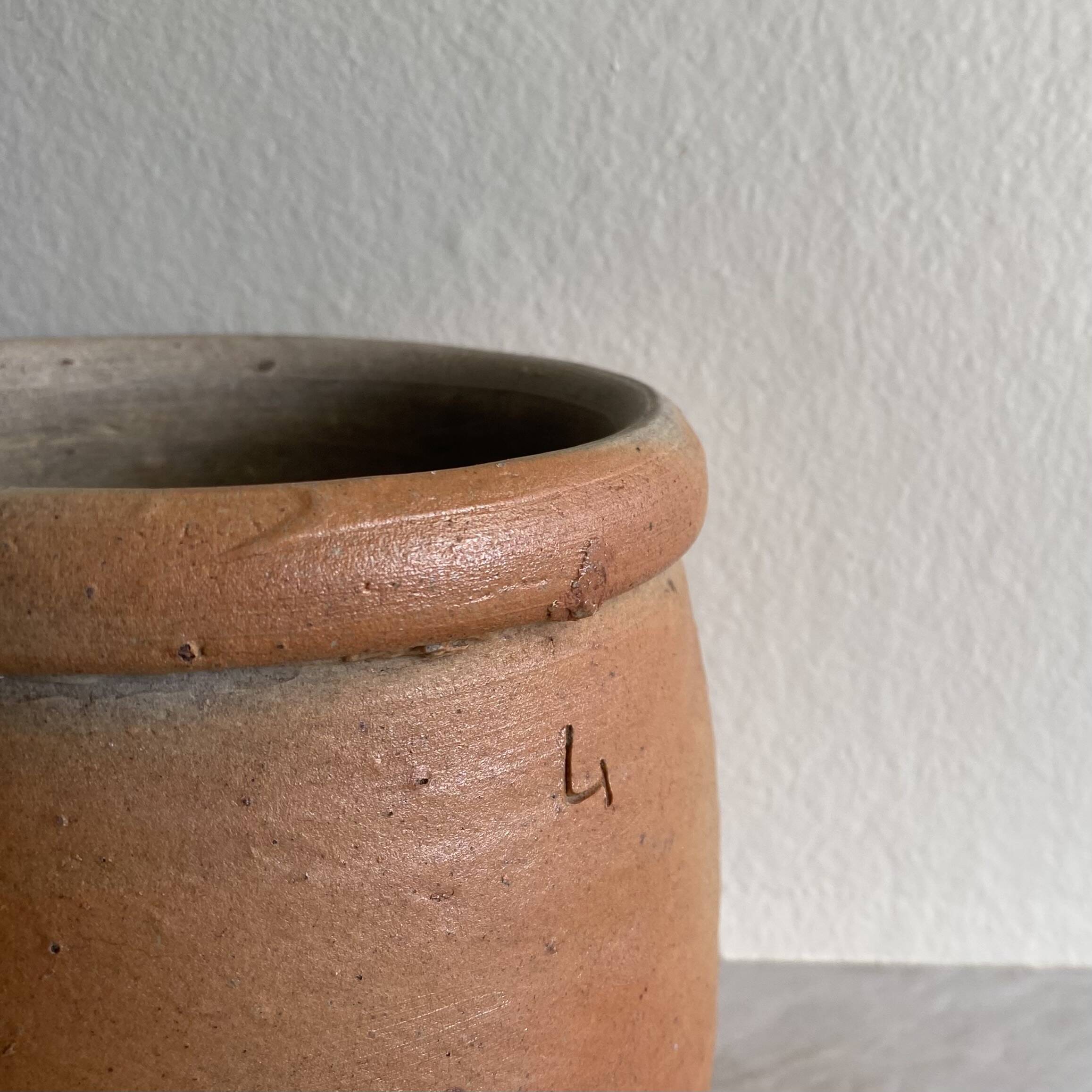 Stoneware pot