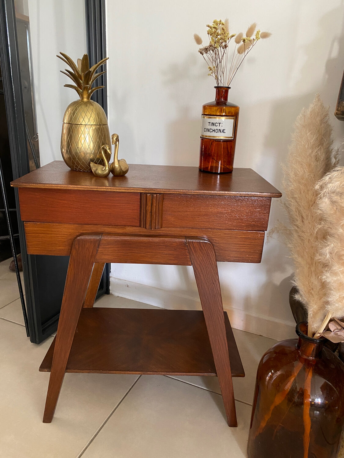 Vintage compass feet worker