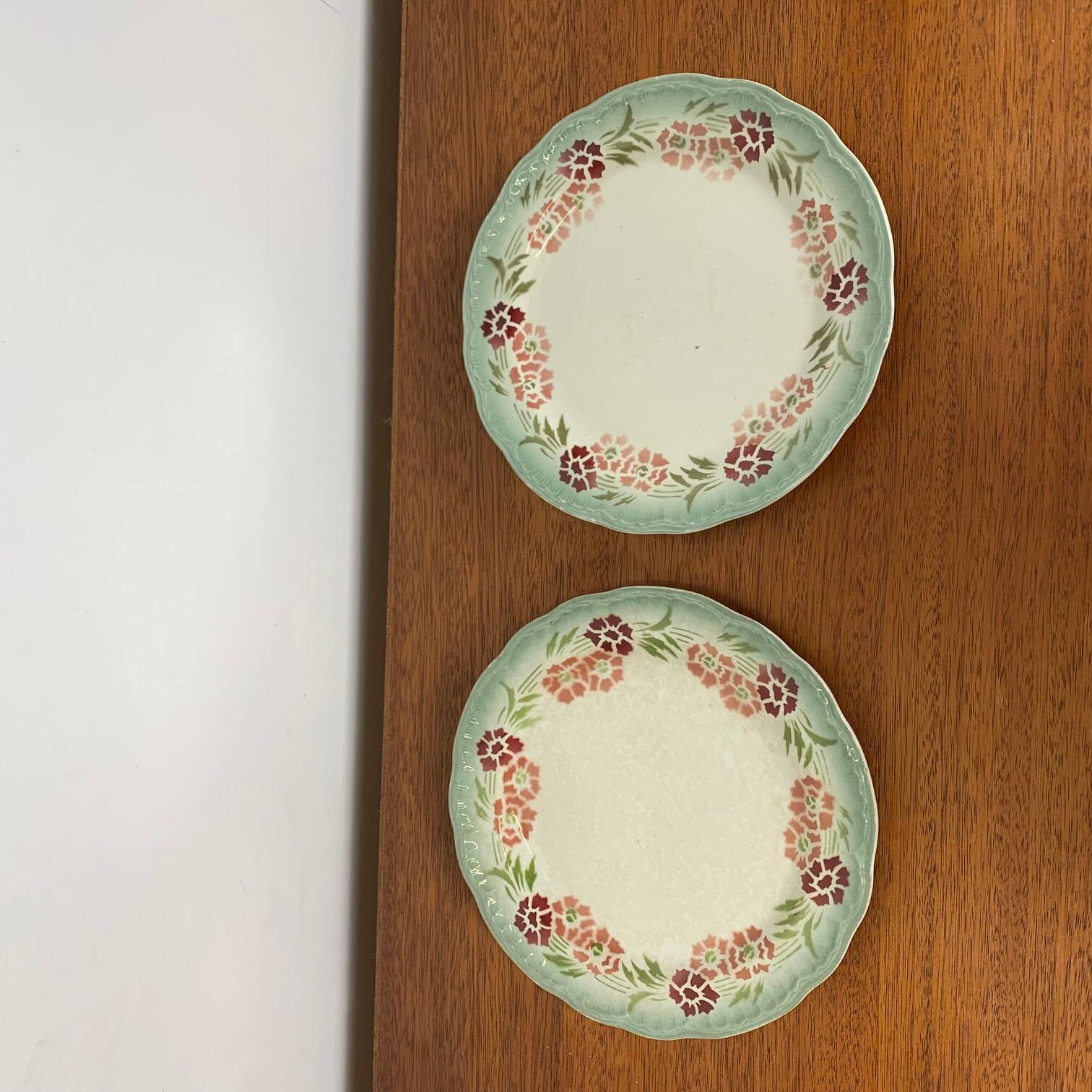 Set of 2 Choisy le roi plates, ironstone, floral motif, late 19th century