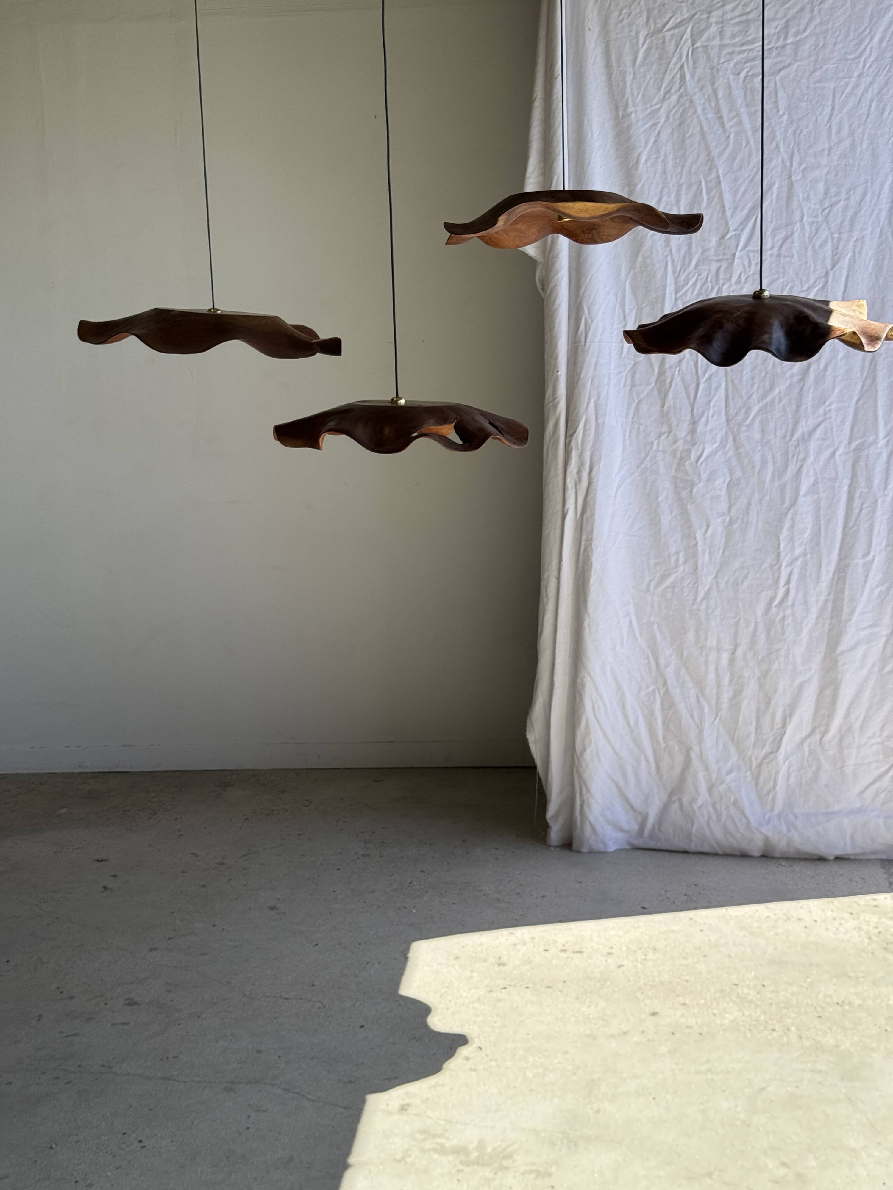 Very large wavy flat leaf suspension in smooth teak D:60