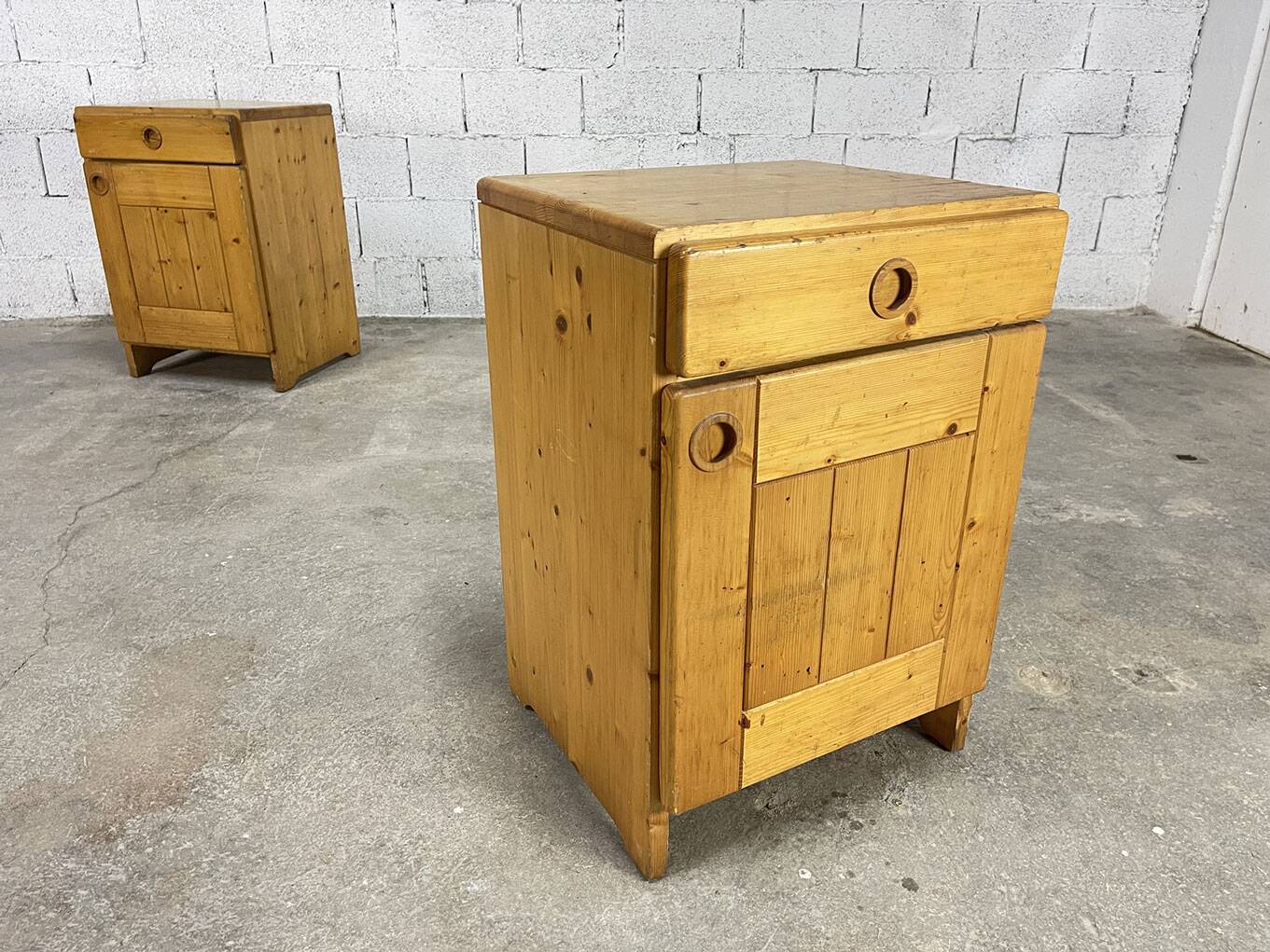 Paire de chevets Charlotte Perriand "Les Arcs"