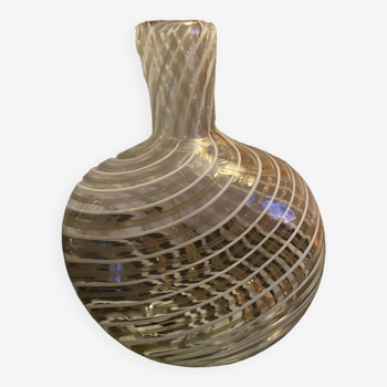 Vase en verre filigrane