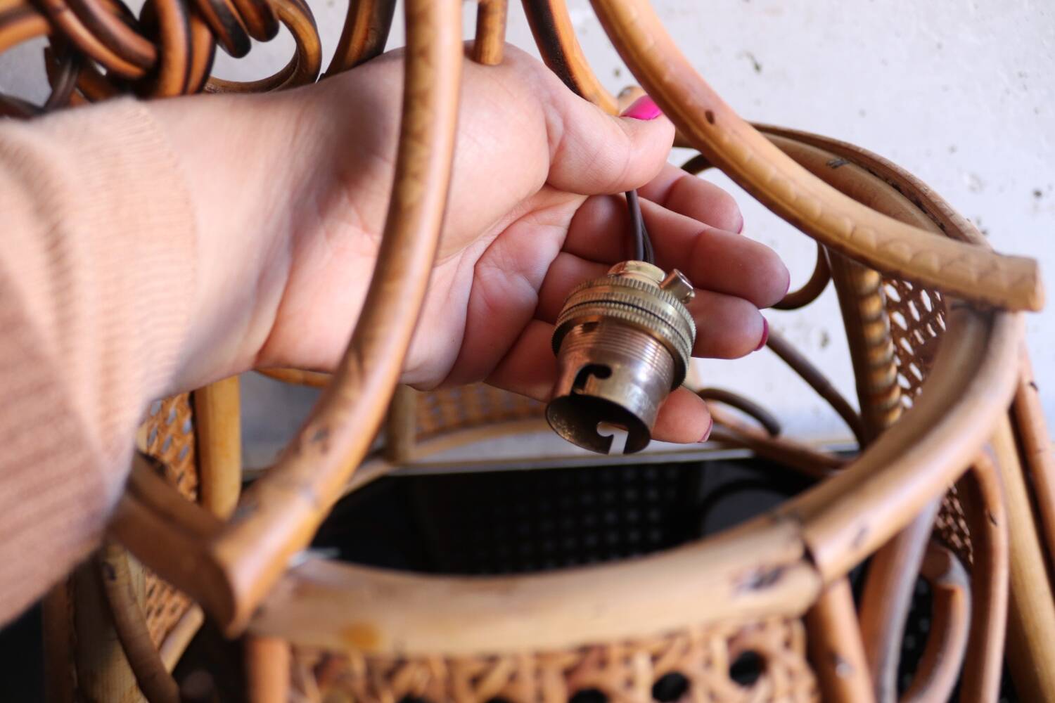Lustre en rotin et cannage vintage