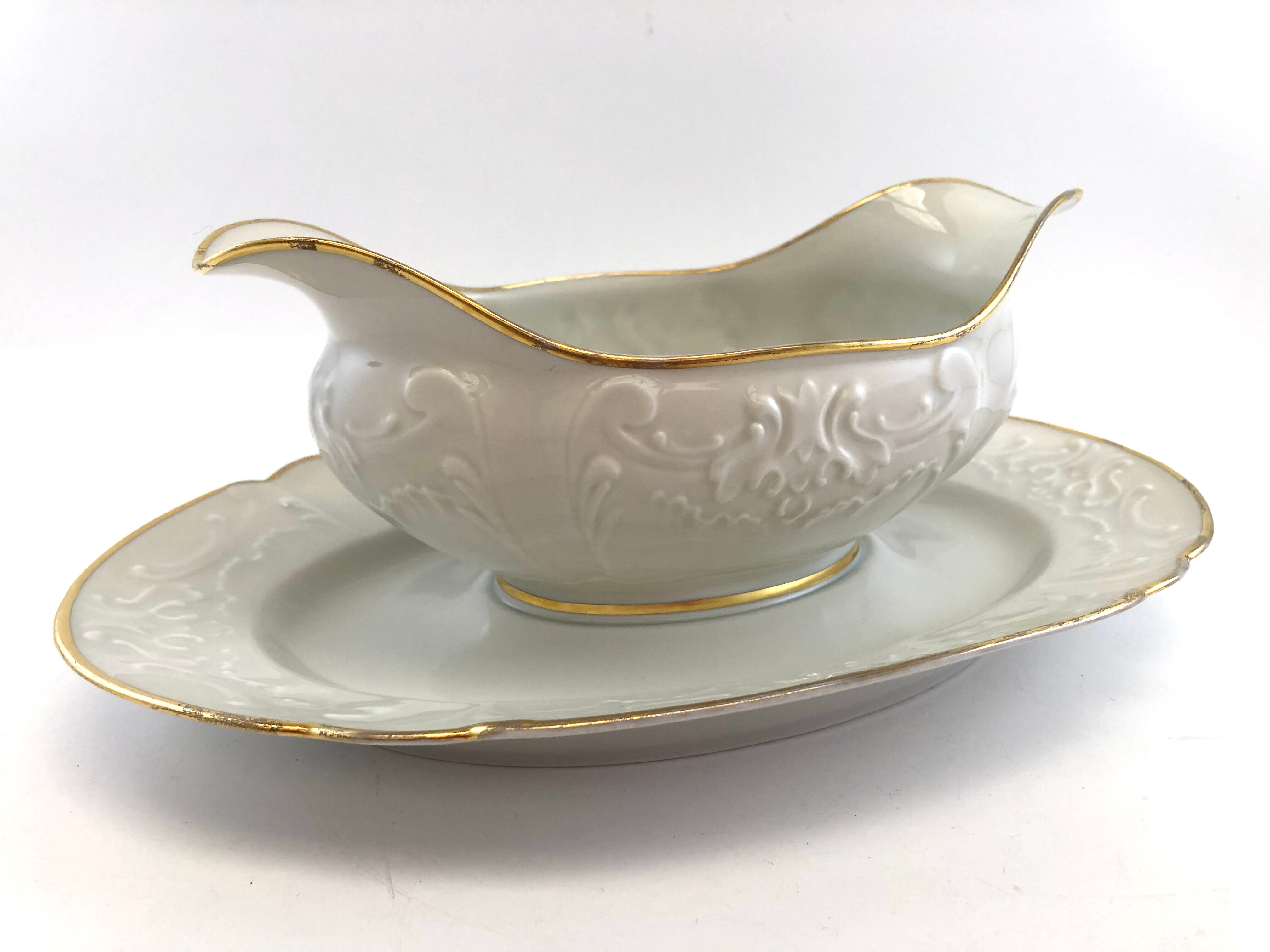Gravy boat in white and golden porcelain Limoges flat Christmas feast