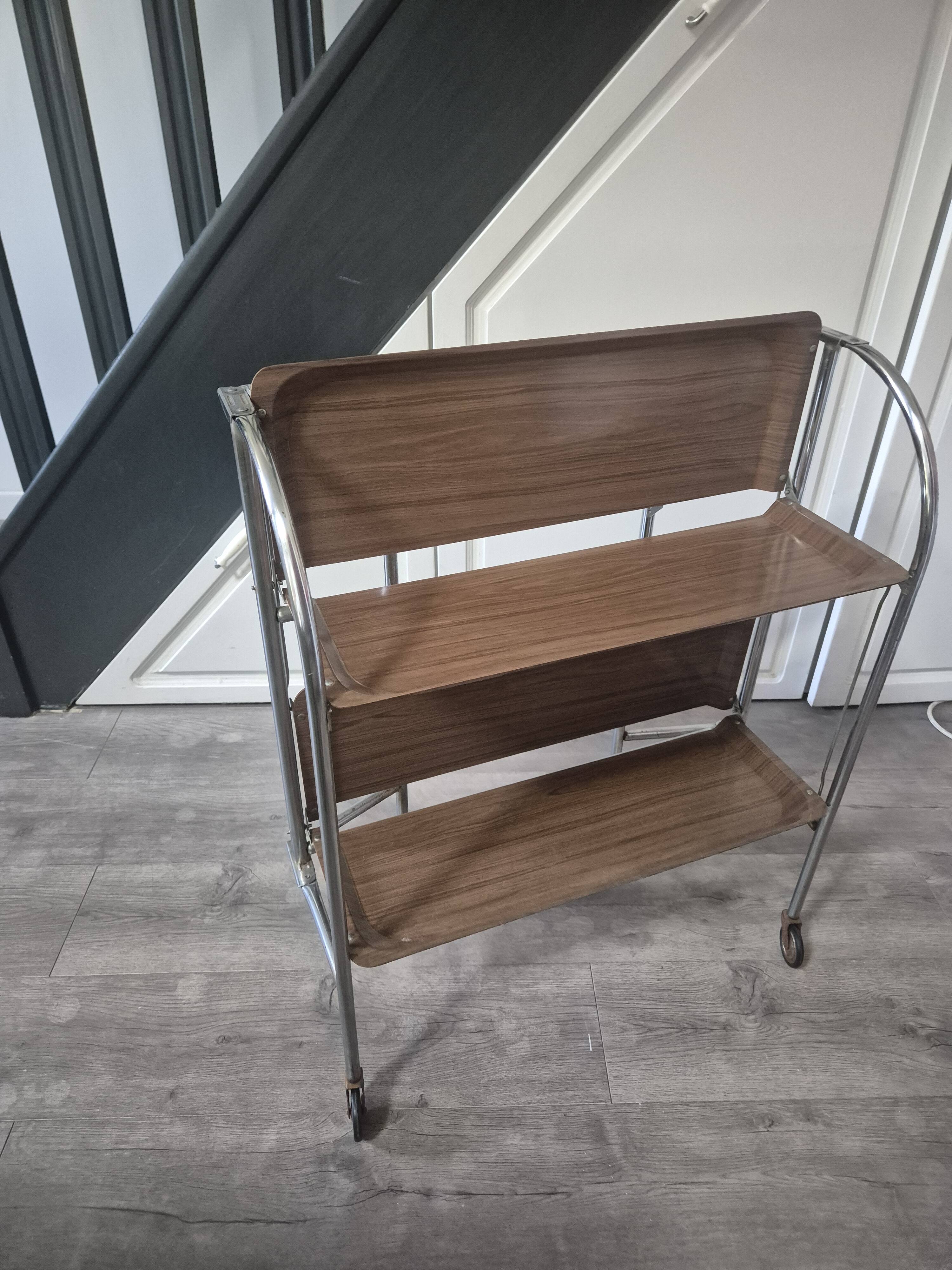 desserte pliante a roulettes avec plateau bois ossature metallique