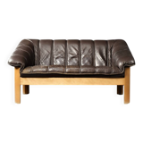 Vintage 2-seater brown leather canapé in modern Danish mid-century style from the 1970s.