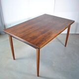 Extendable rosewood dining table year 60