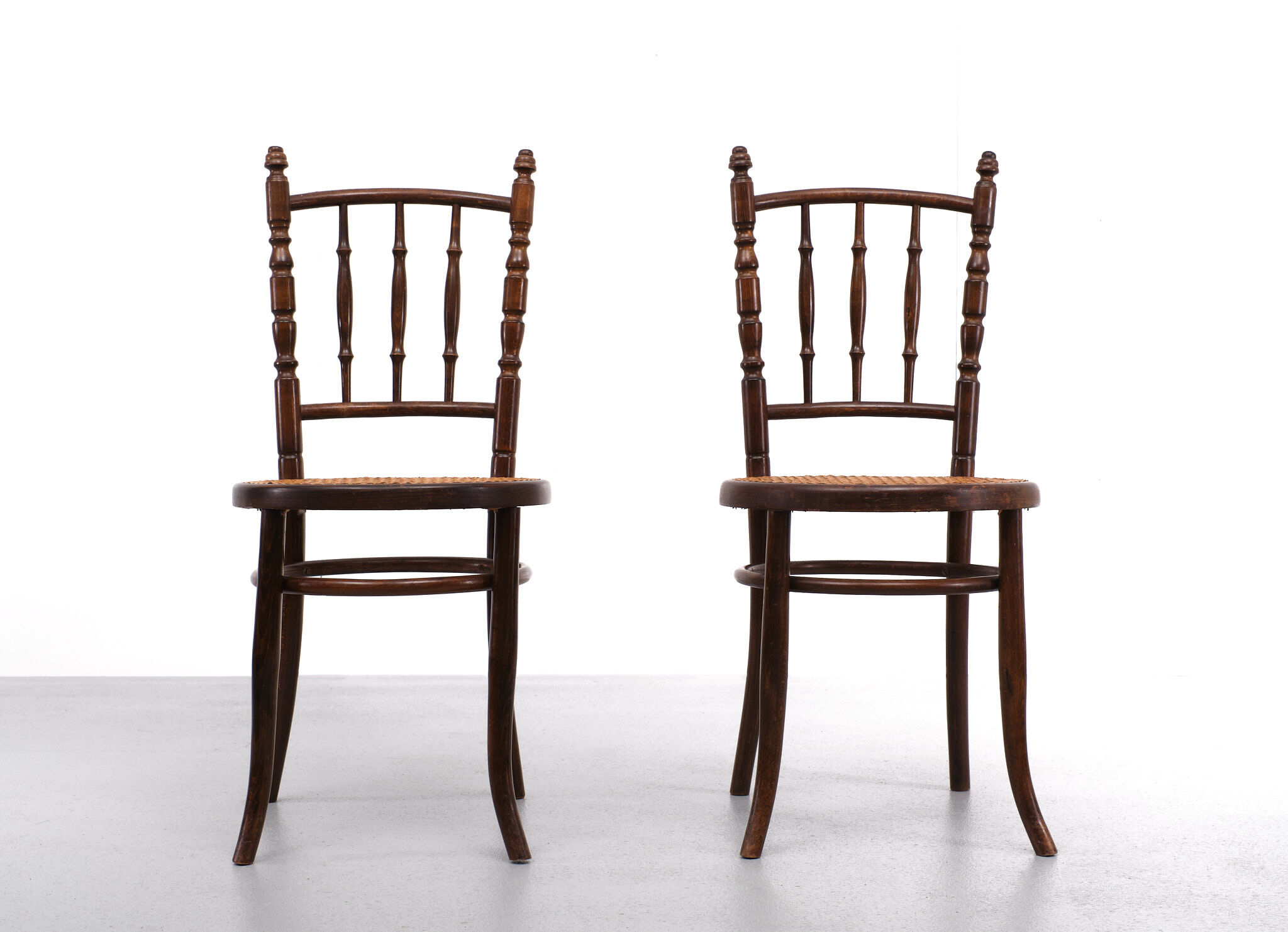 2 Thonet Mundus chairs Vienna Austria, circa 1925