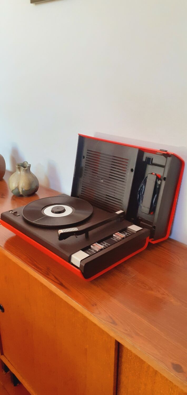 Vintage 60 year Thomson portable record player.