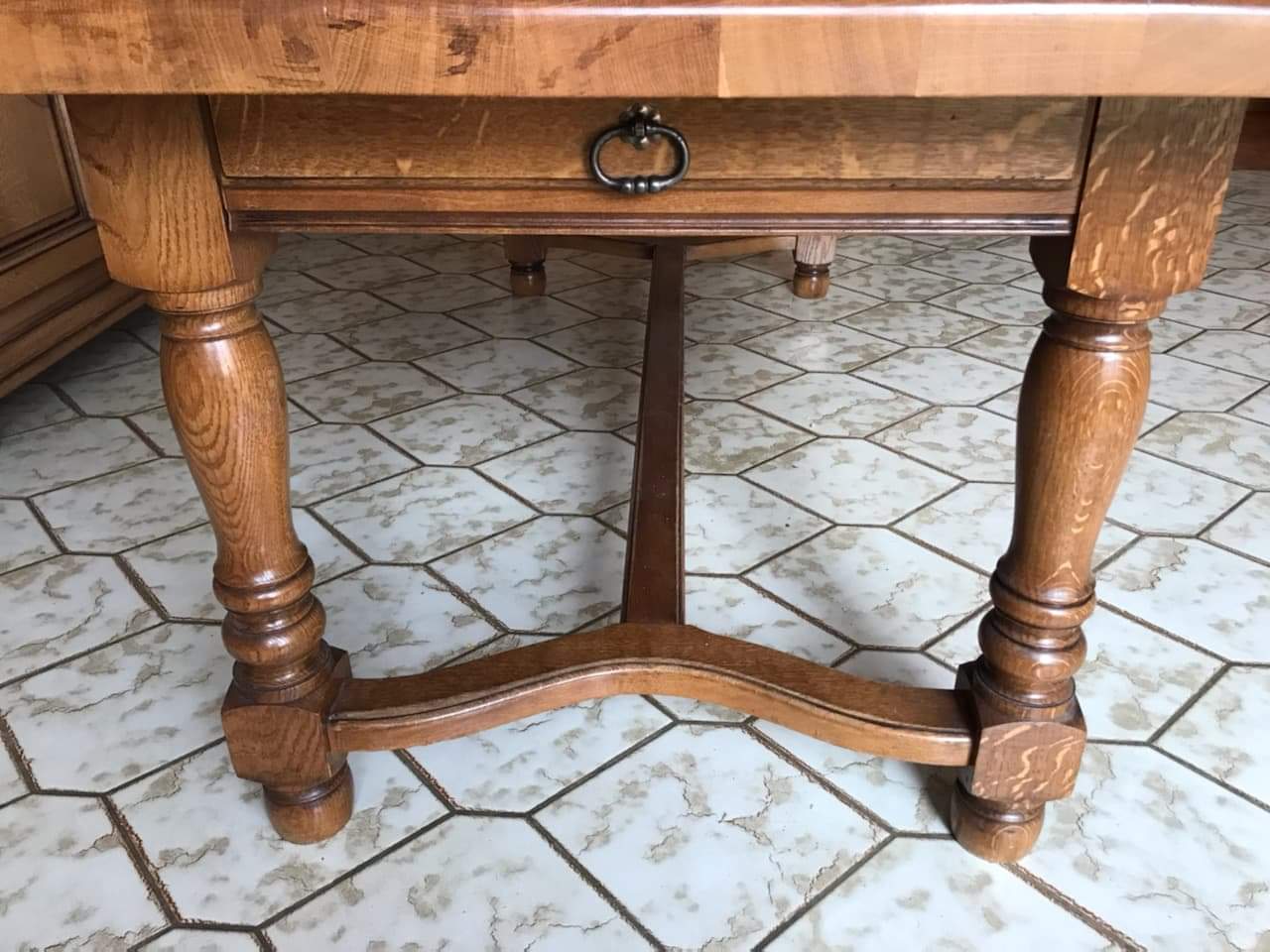 Solid oak country table