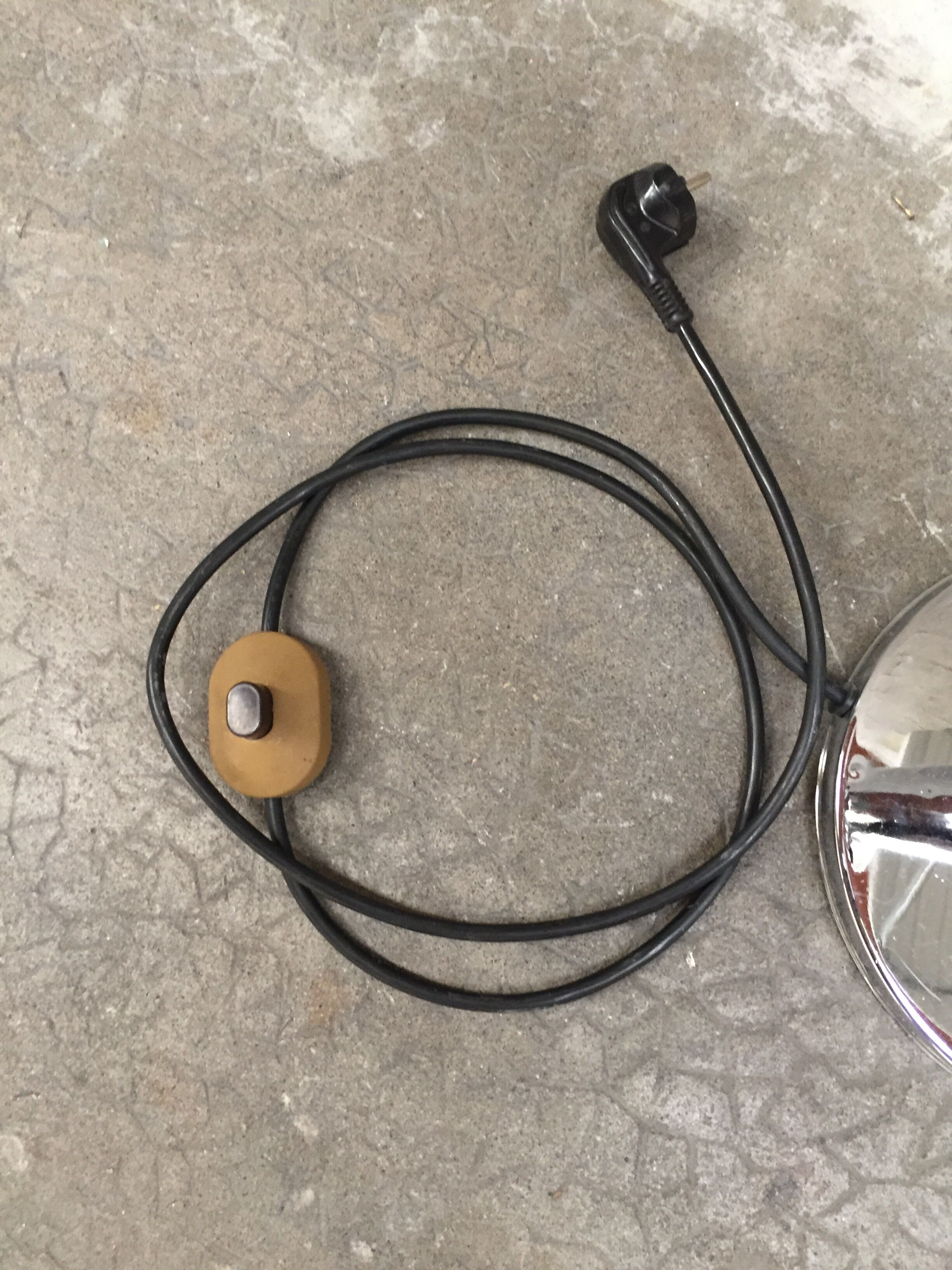 3-ball lamppost from the 70s