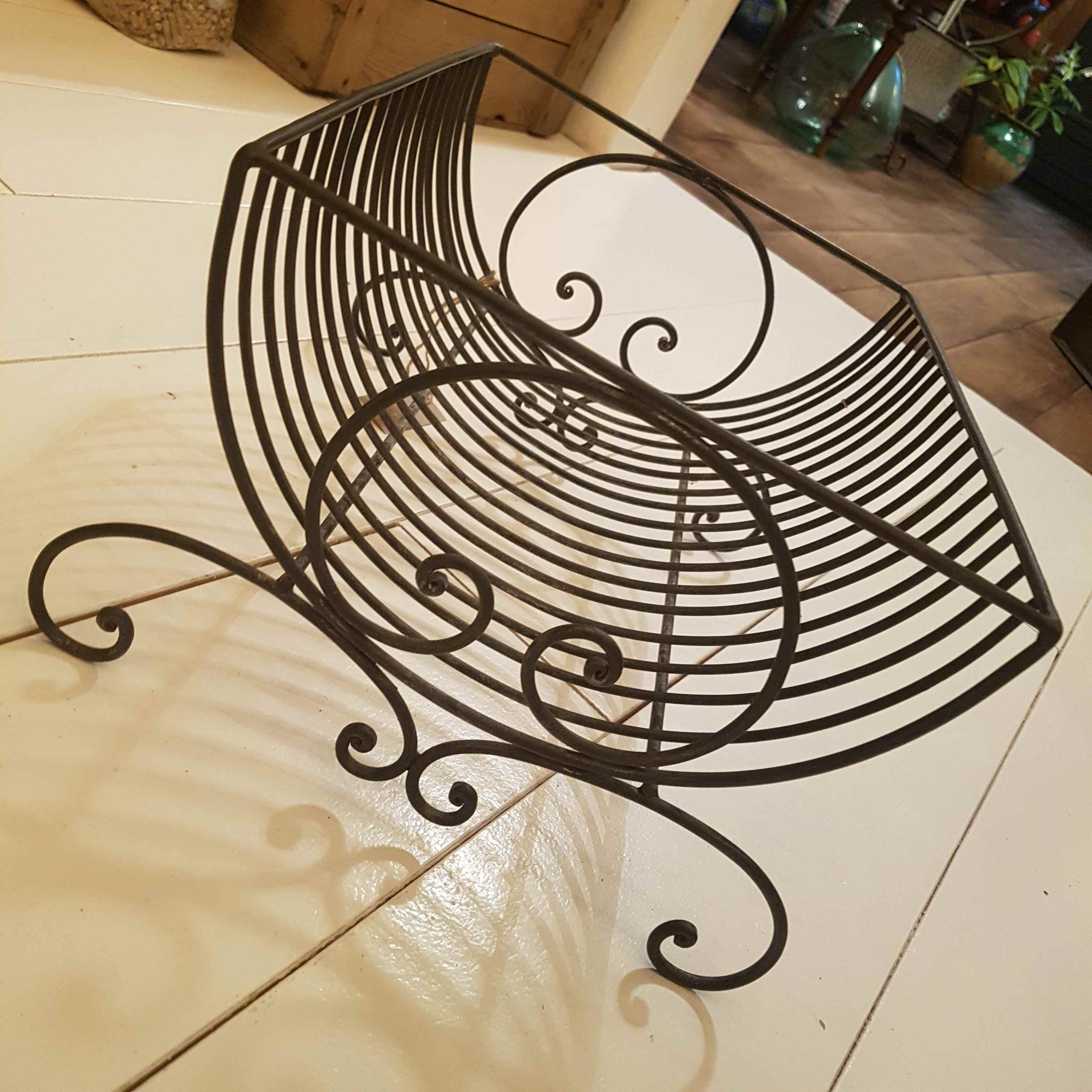 Metal plate holder display