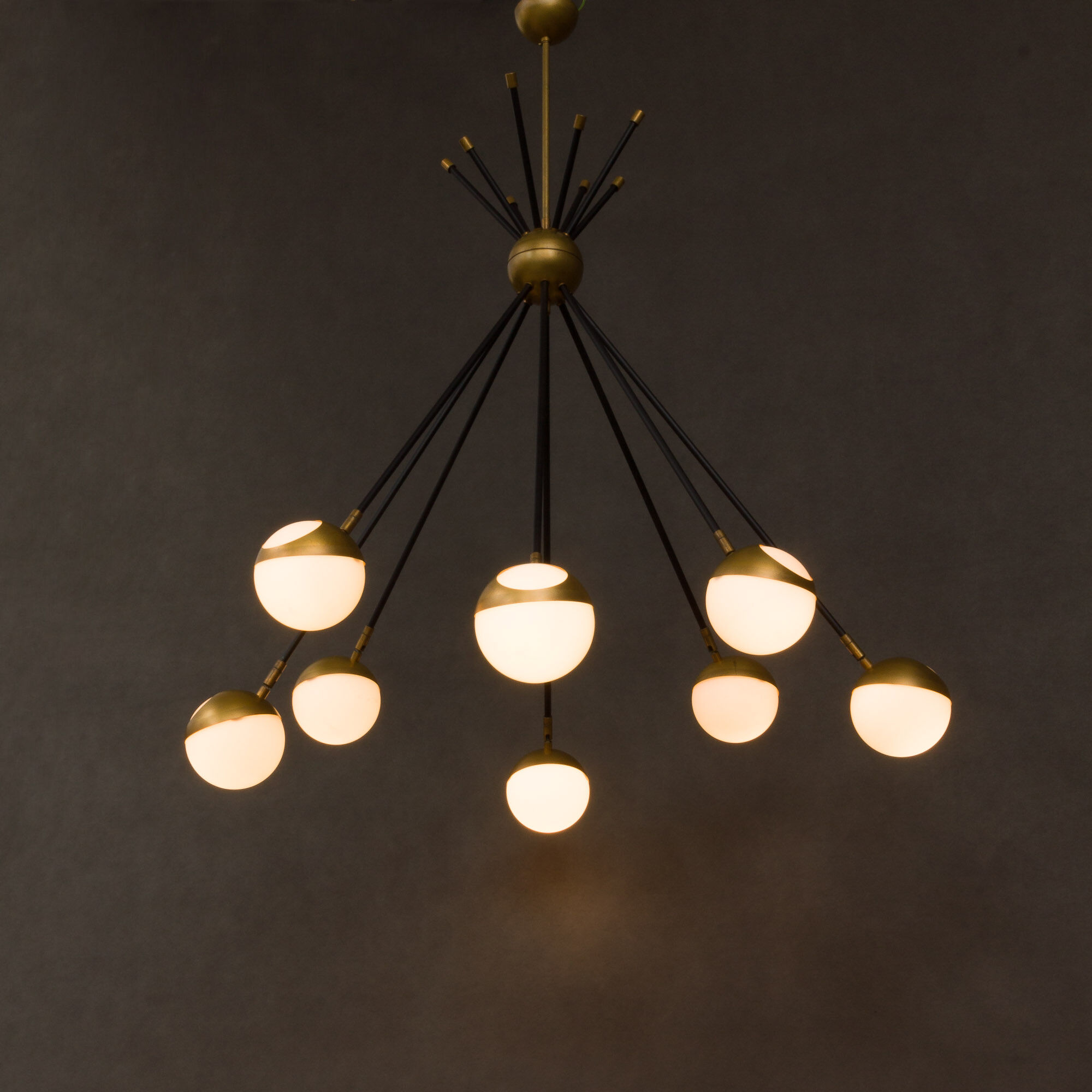 Italian brass chandelier with 8 light points