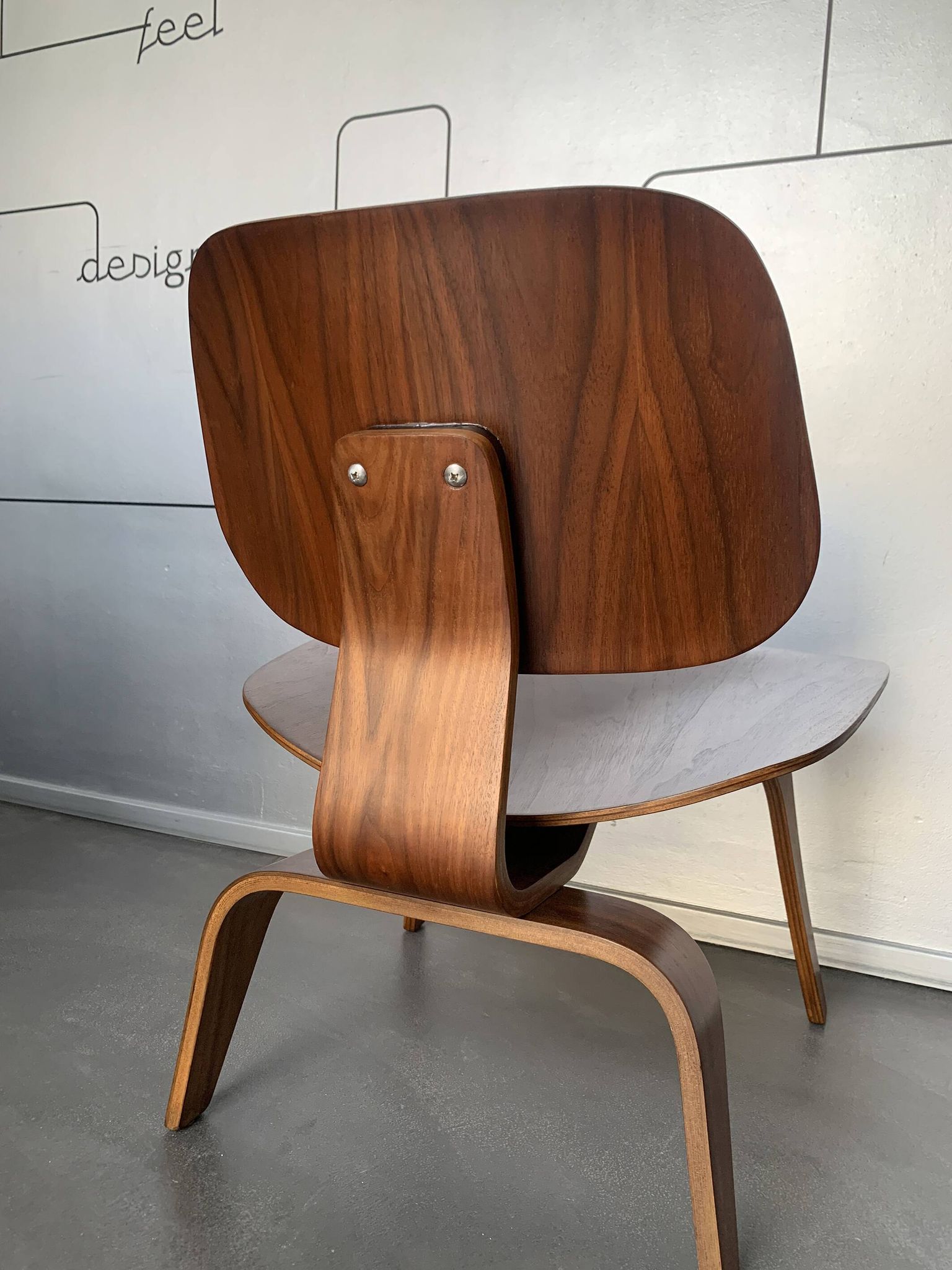 LCW LOUNGE CHAIR WOOD WALNUT BY CHARLES & RAY EAMES EVANS / HERMAN MILLER 1948-49