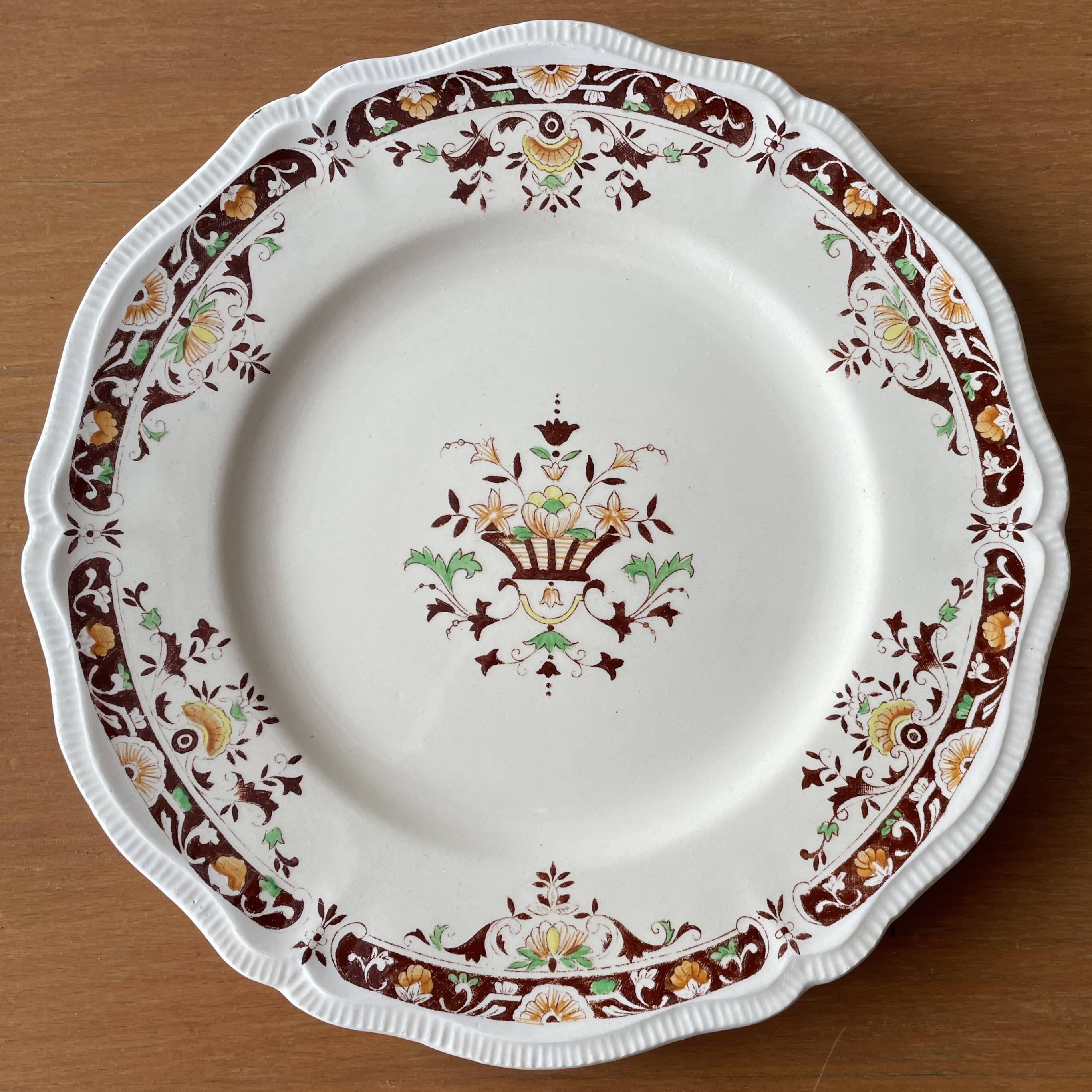 6 grandes assiettes à dessert anciennes en faïence de Longchamp